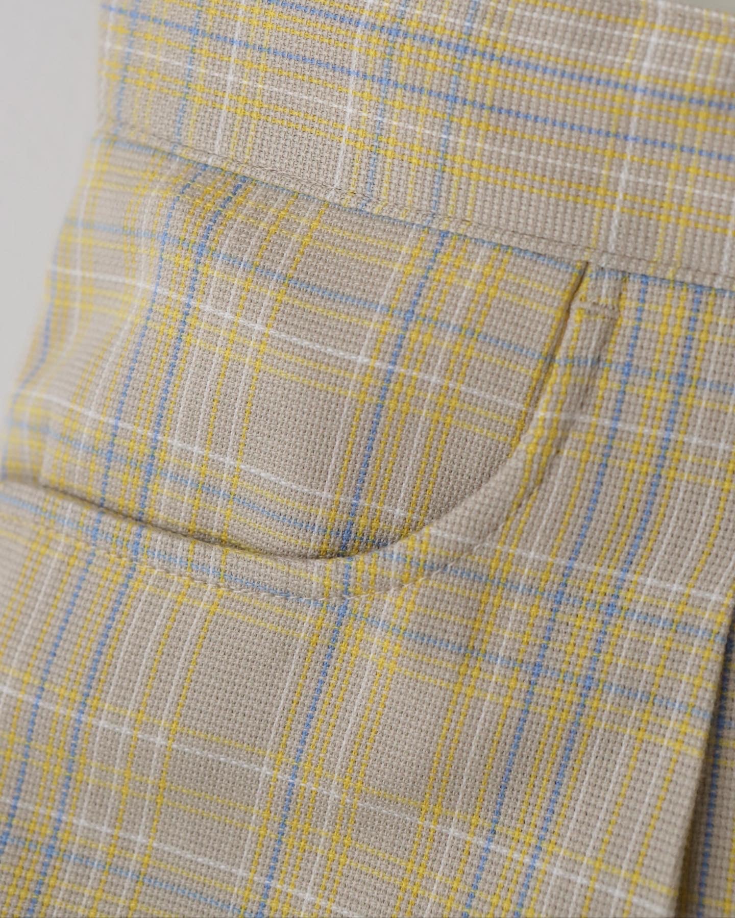 FARAH｜TWO-TUCK WIDE SHORTS / SOUVENIR CHECK