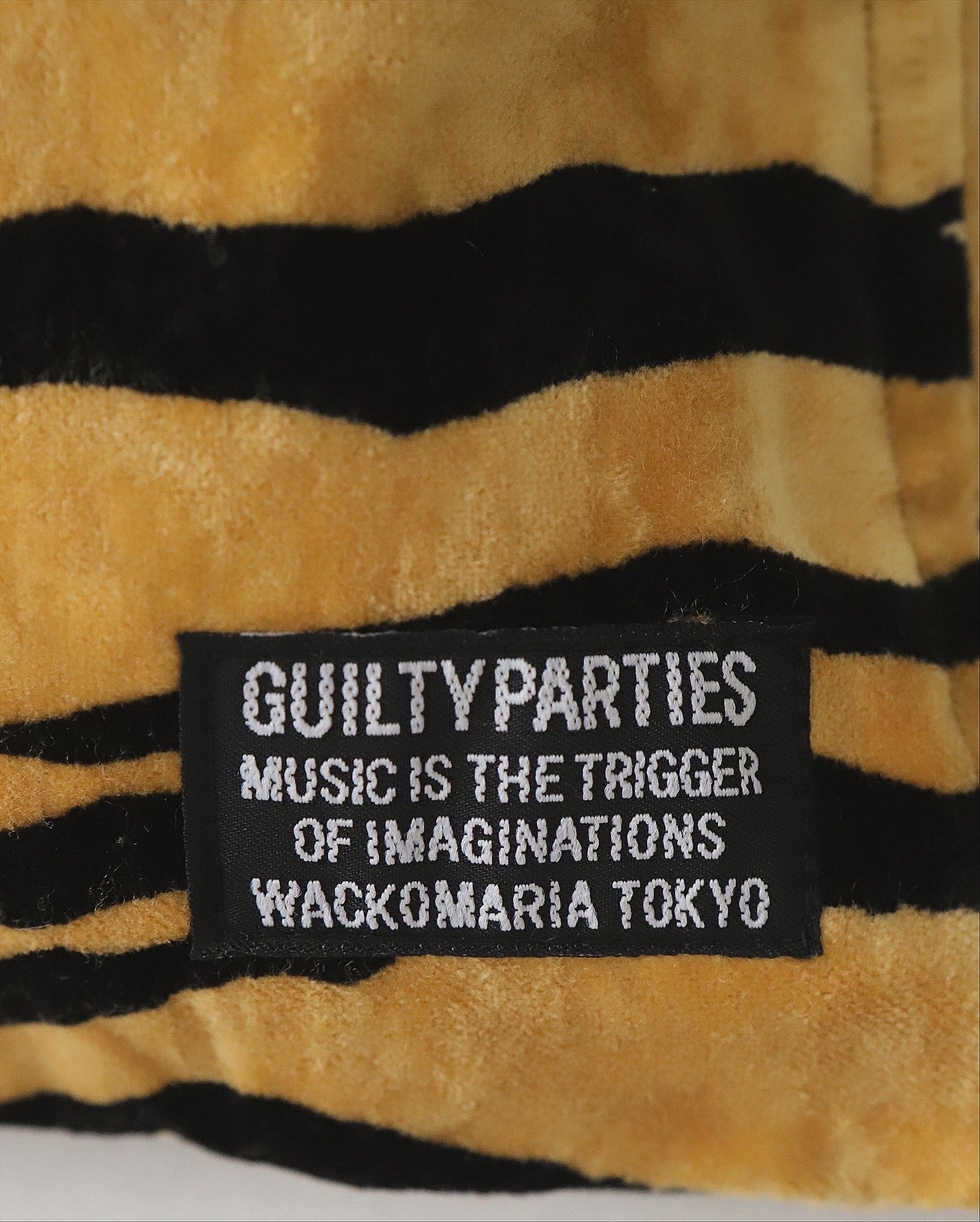 TIGER VELOUR DRAWSTRING BAG