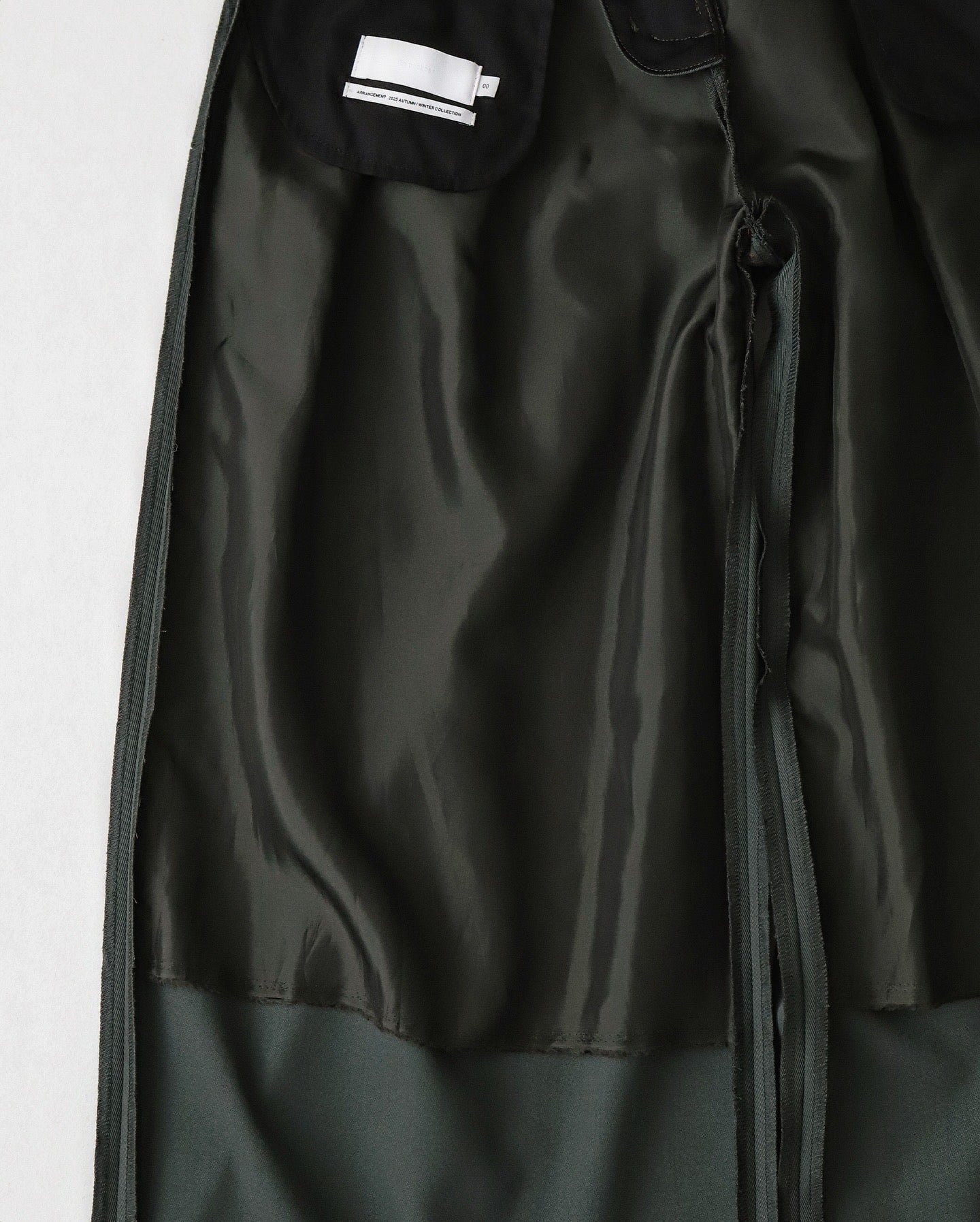 TECHNO WOOL NYLON TWO TUCK WIDE PANTS（WOMEN）