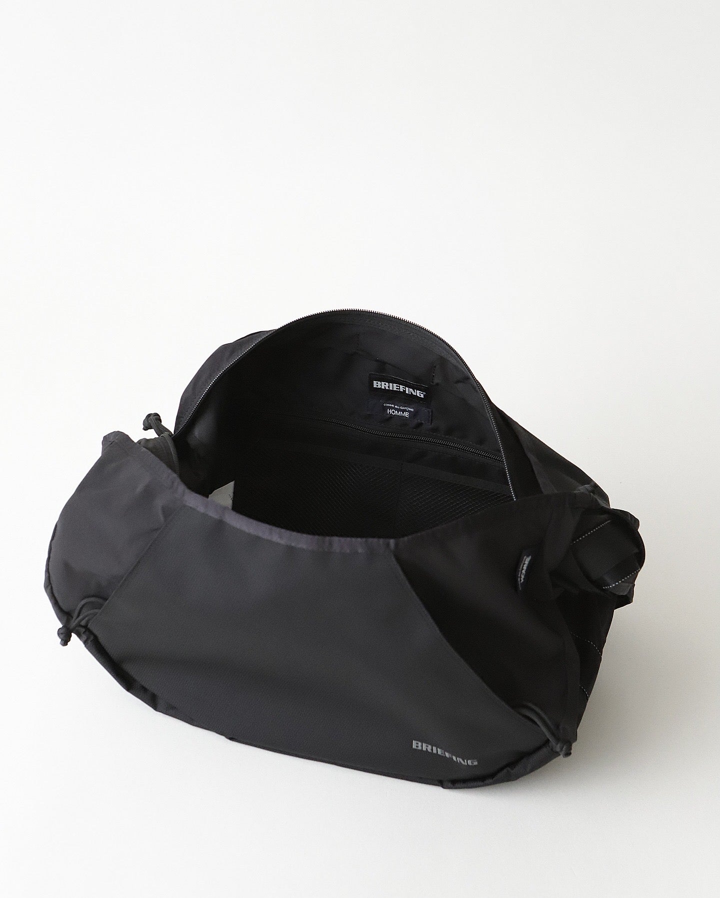 BRIEFINGS SLING BAG｜ESTER CORDURA DIA RIP × SUEDE NYLON ESTER