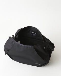 BRIEFINGS SLING BAG｜ESTER CORDURA DIA RIP × SUEDE NYLON ESTER