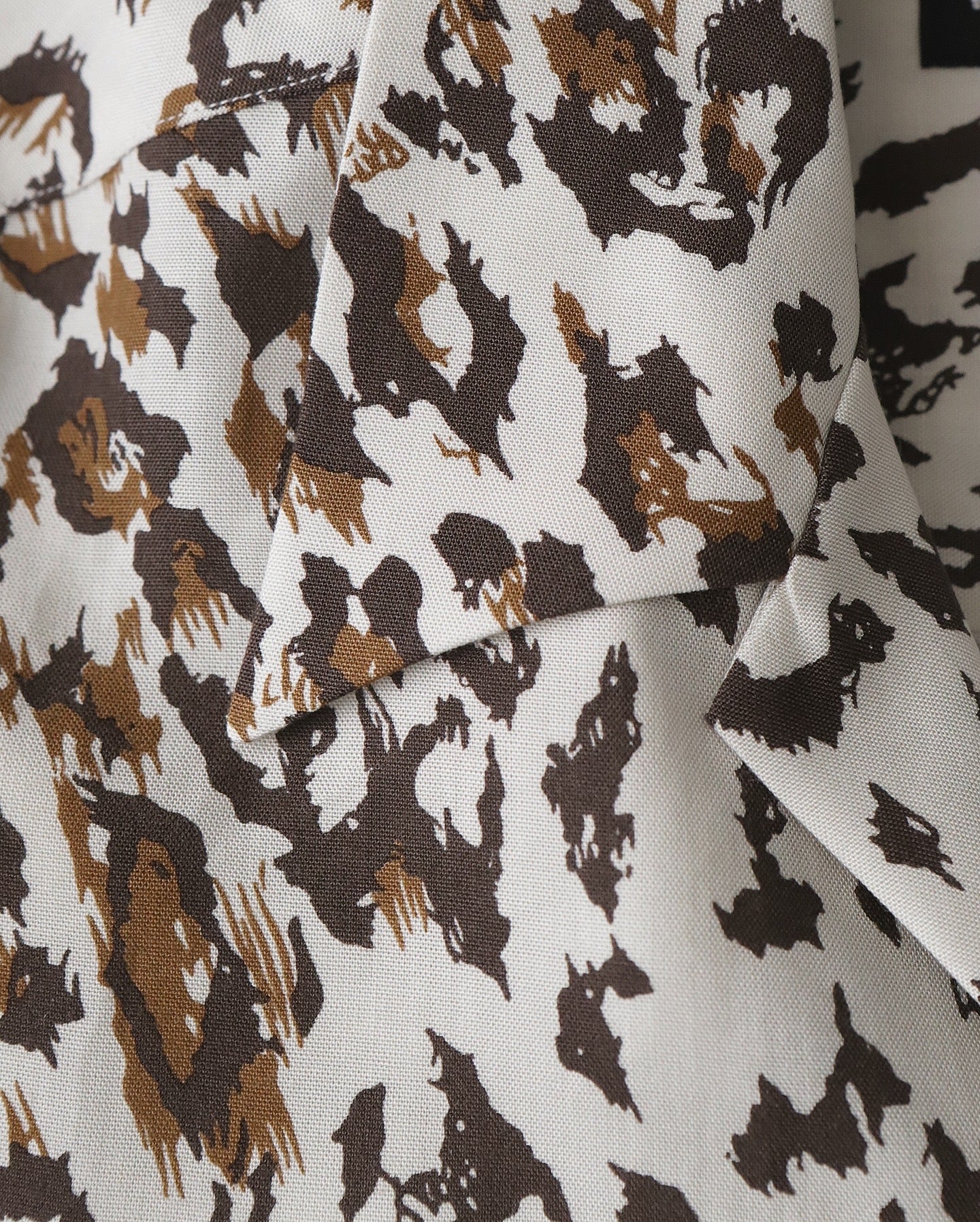 LEOPARD OPEN COLLAR SHIRT