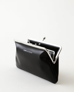 KISS CLASP MEDIUM