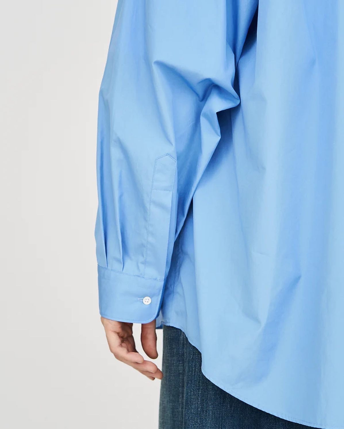 HIGH COUNT REGULAR COLLAR ROUND CUT OVERSIZED  SHIRT