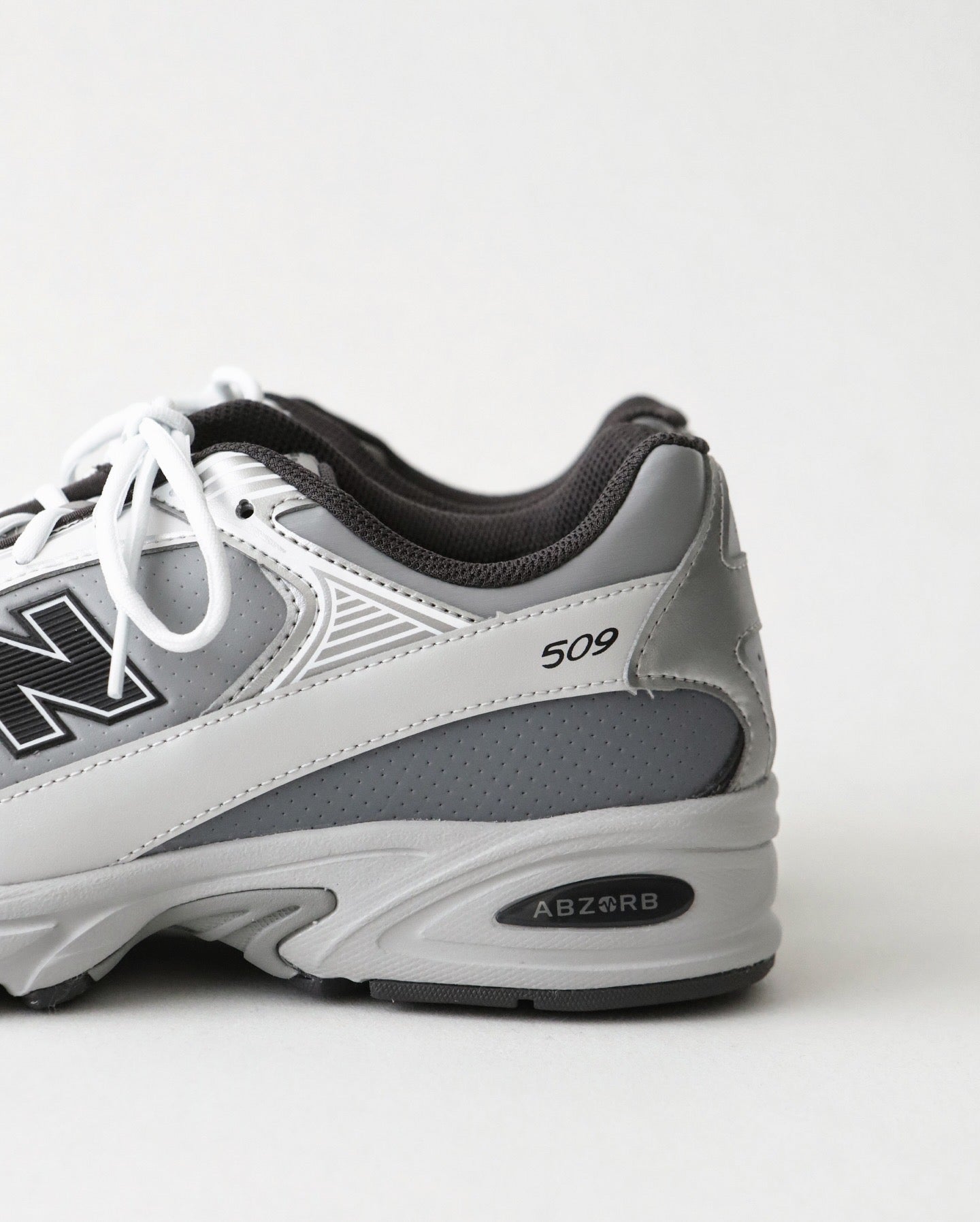 NEW BALANCE U509