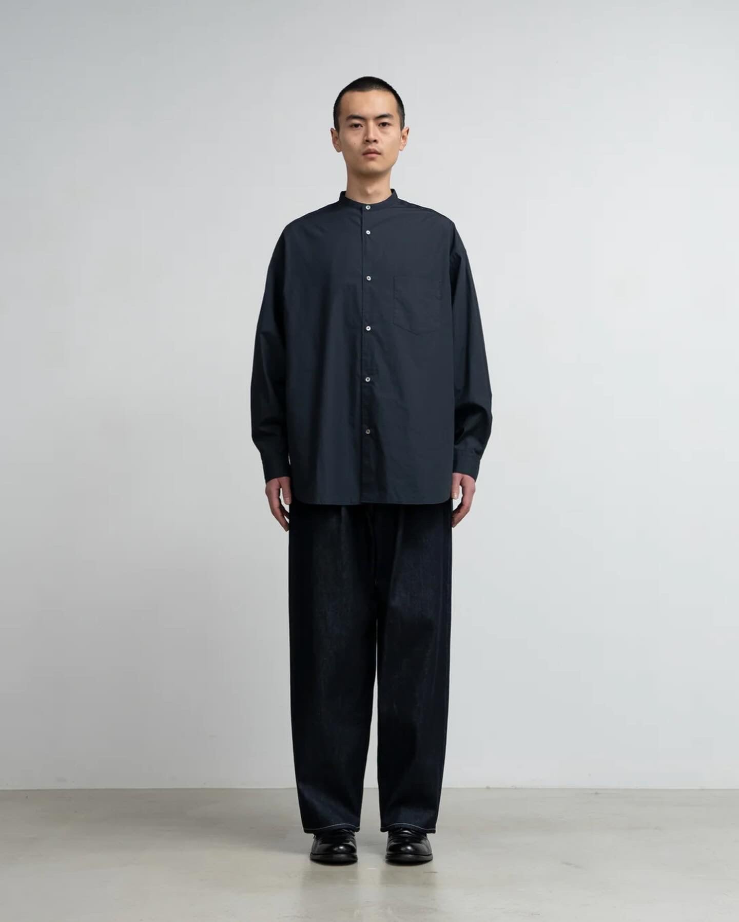 BROAD L/S OVERSIZED BAND COLLAR SHIRT