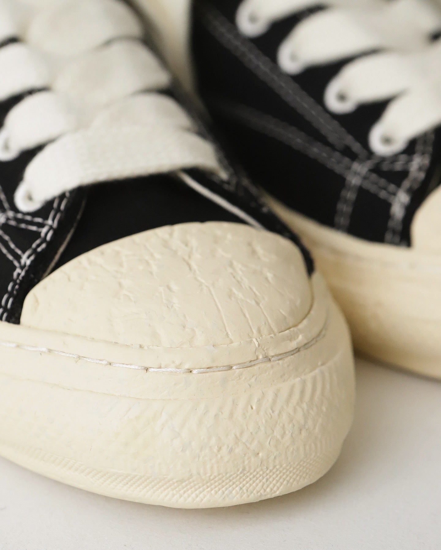 TRENT CANVAS LOW-TOP SNEAKERS