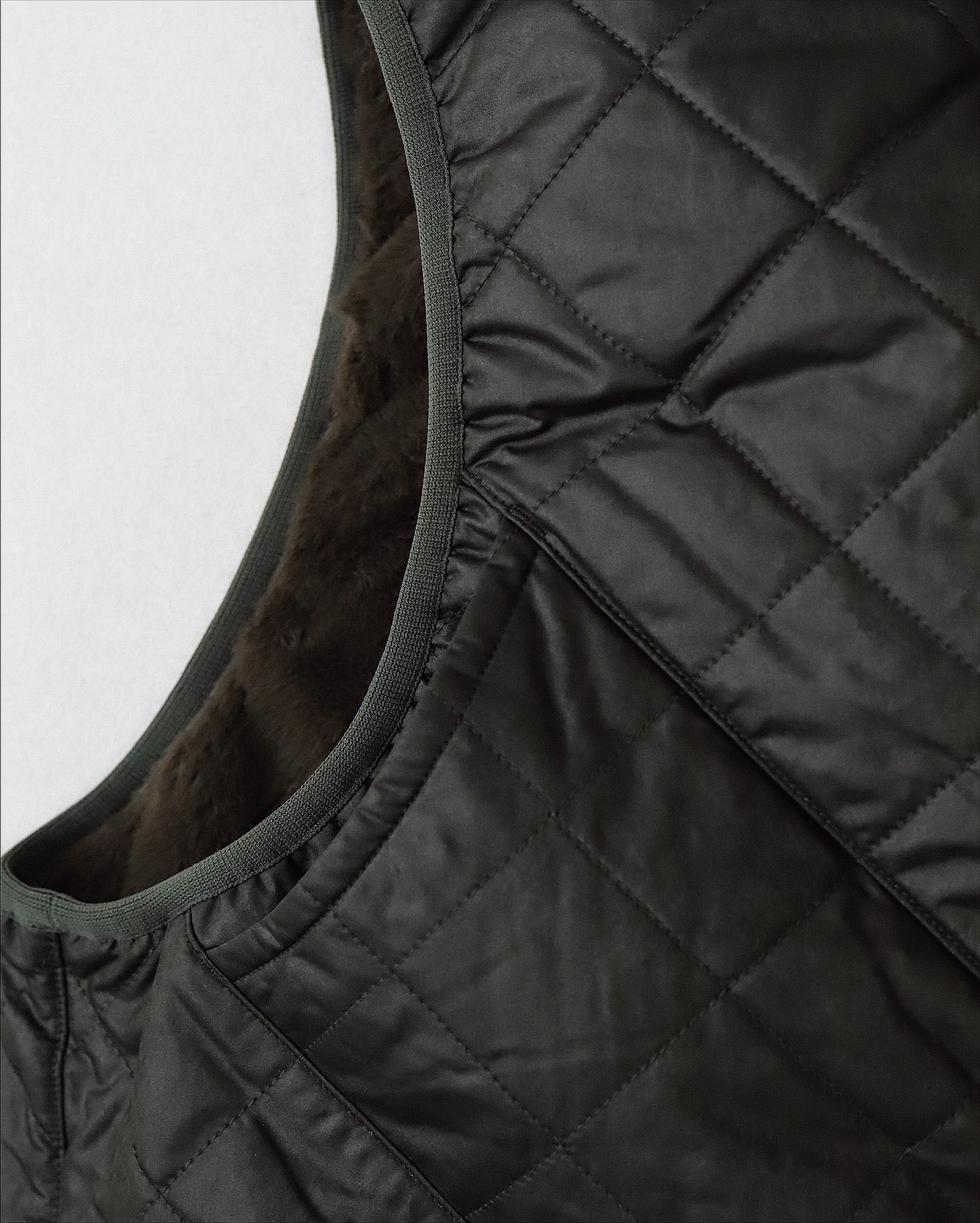 TECH REVERSIBLE BRITISH HUNTER FUR VEST