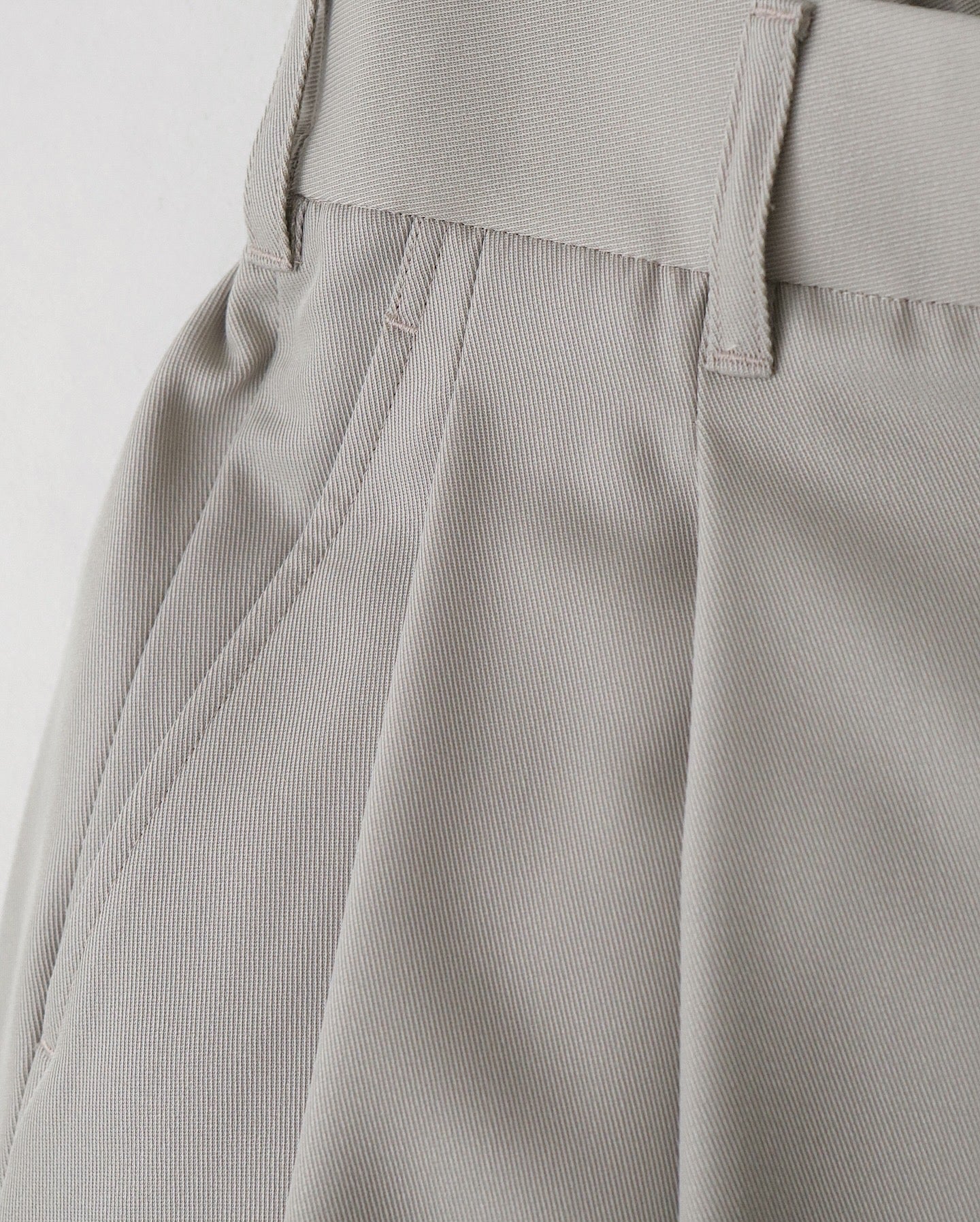 TECHNO WOOL NYLON TWO TUCK WIDE PANTS（WOMEN）