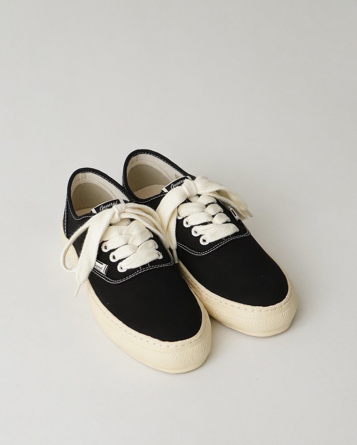 COLORADO CANVAS LOW-TOP SNEAKERS