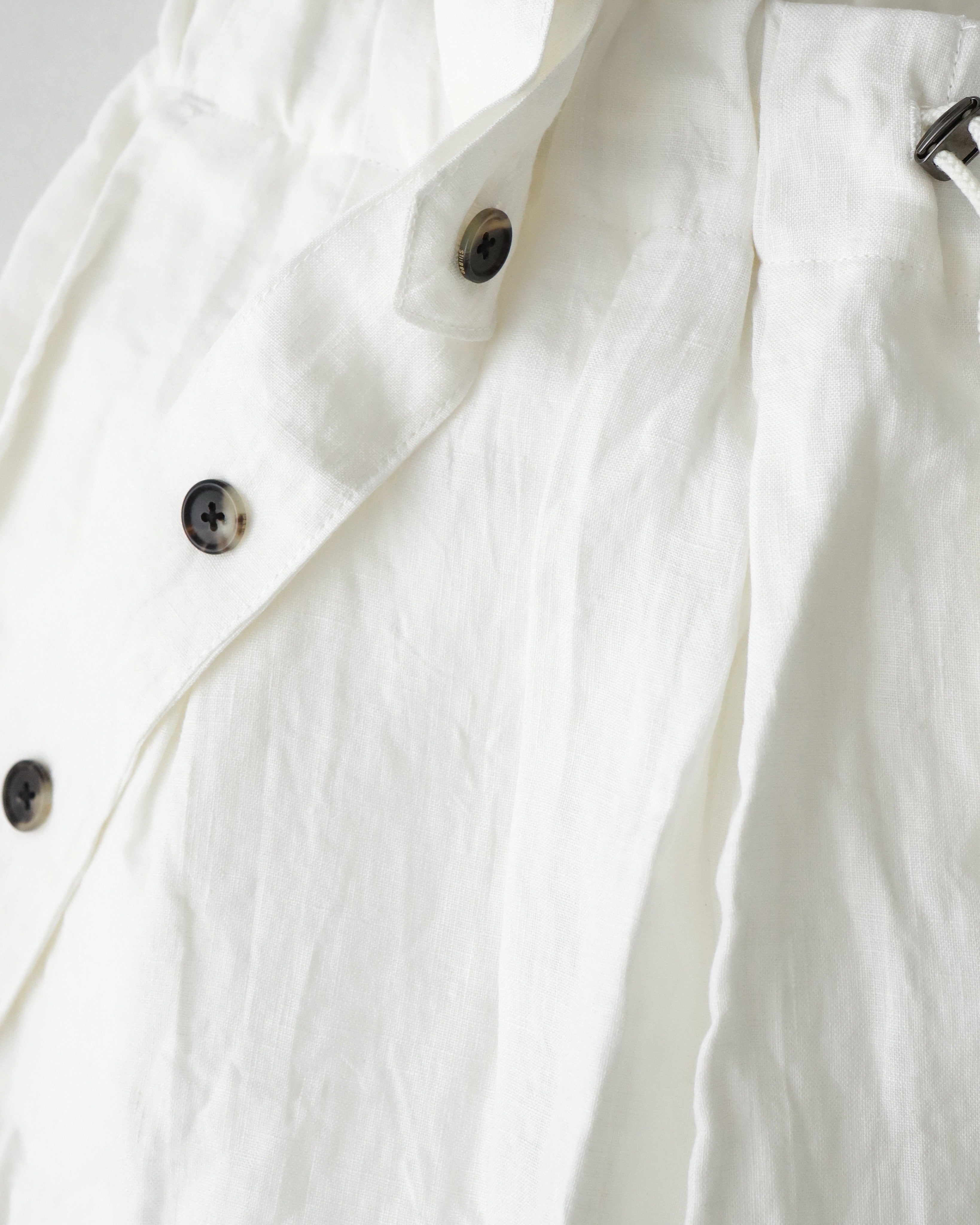 Sillage CIRCULAR SHORT PANTS LINEN WHITE WITH SUSPENDERS – NCNR 