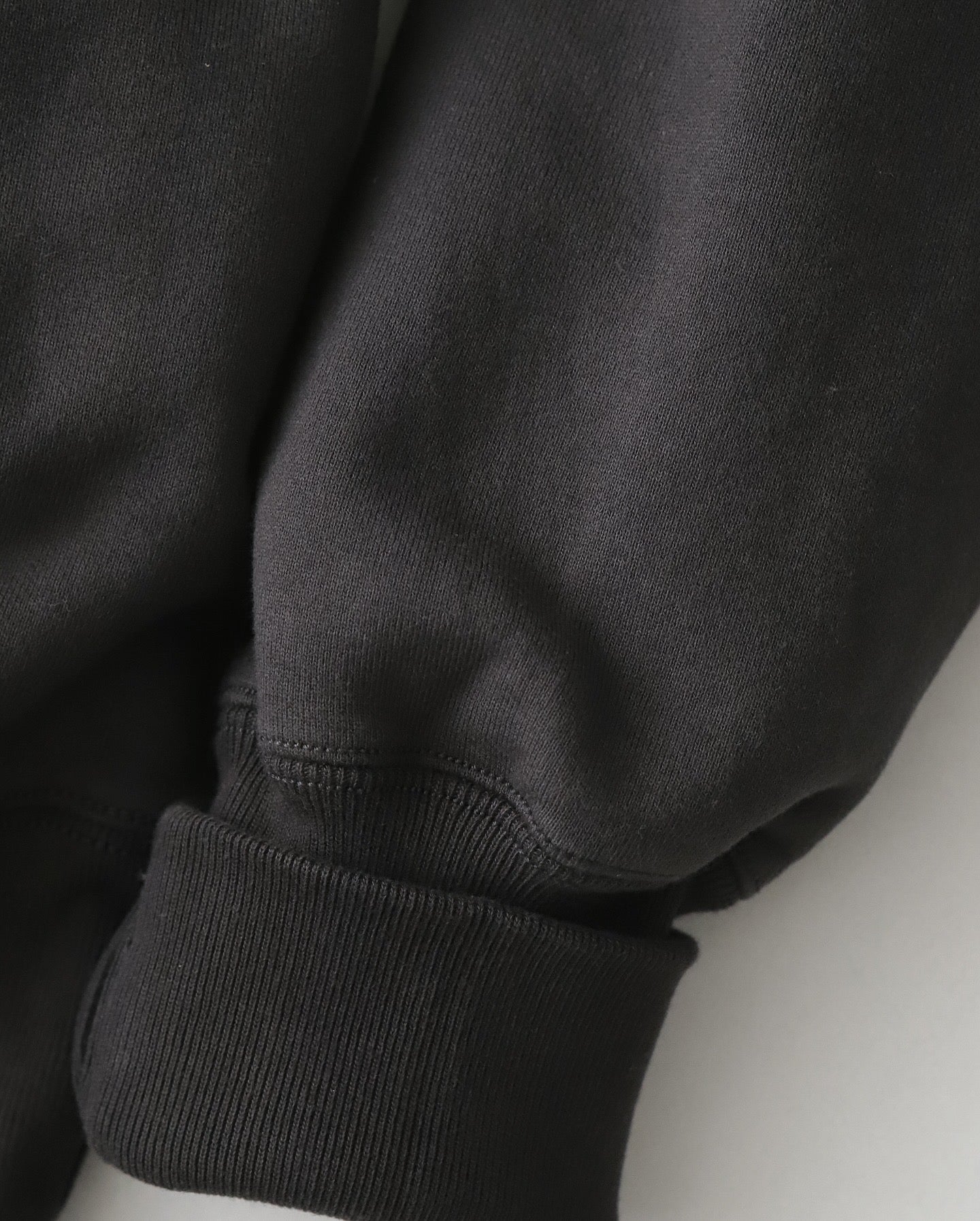UNLIKELY SIMPLE SWEAT CREW "RESERVE"