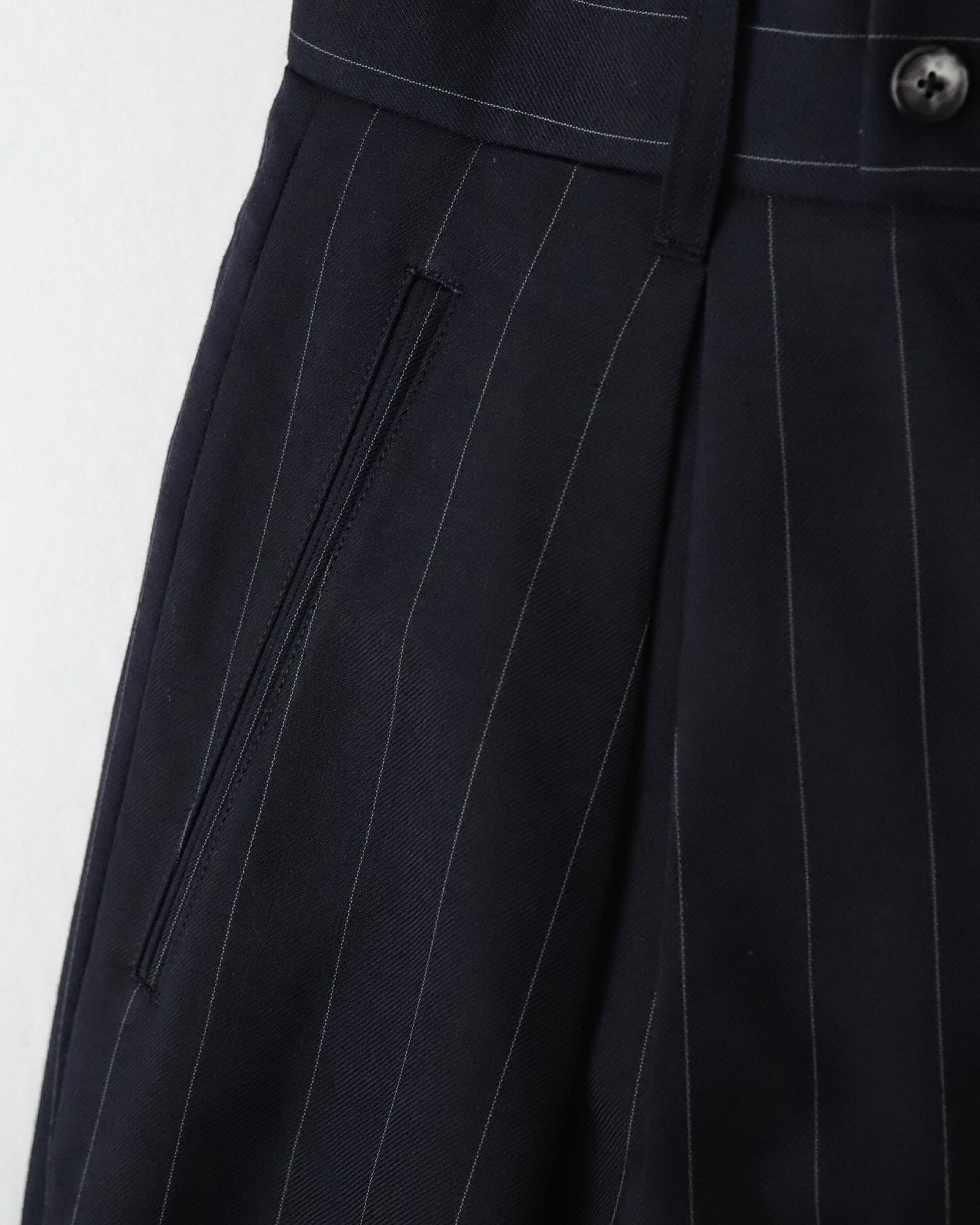 INVERTED PLEATS TROUSER