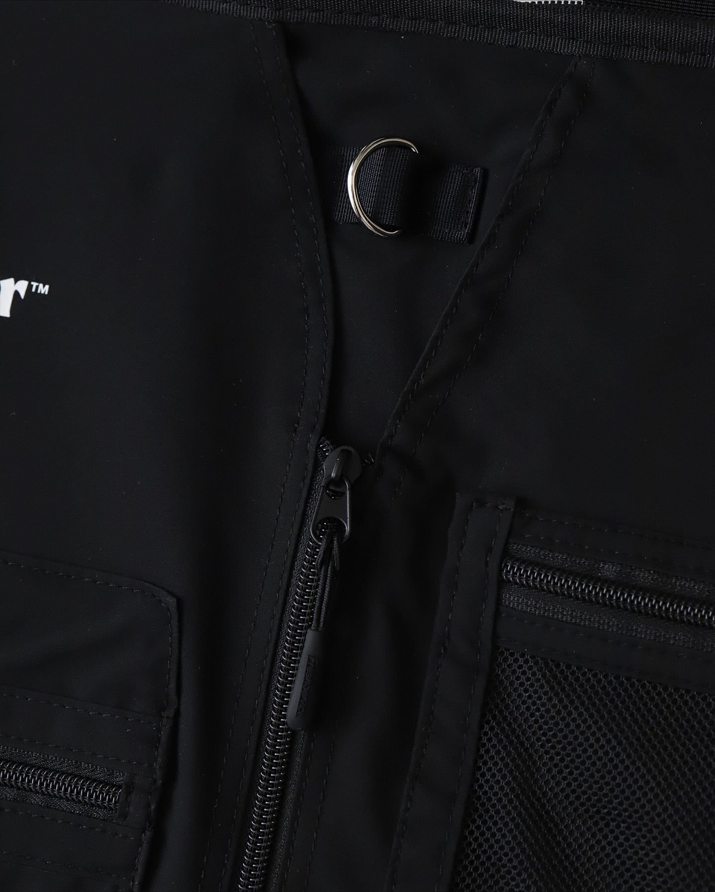 MULTI POCKET GARMENT BAG