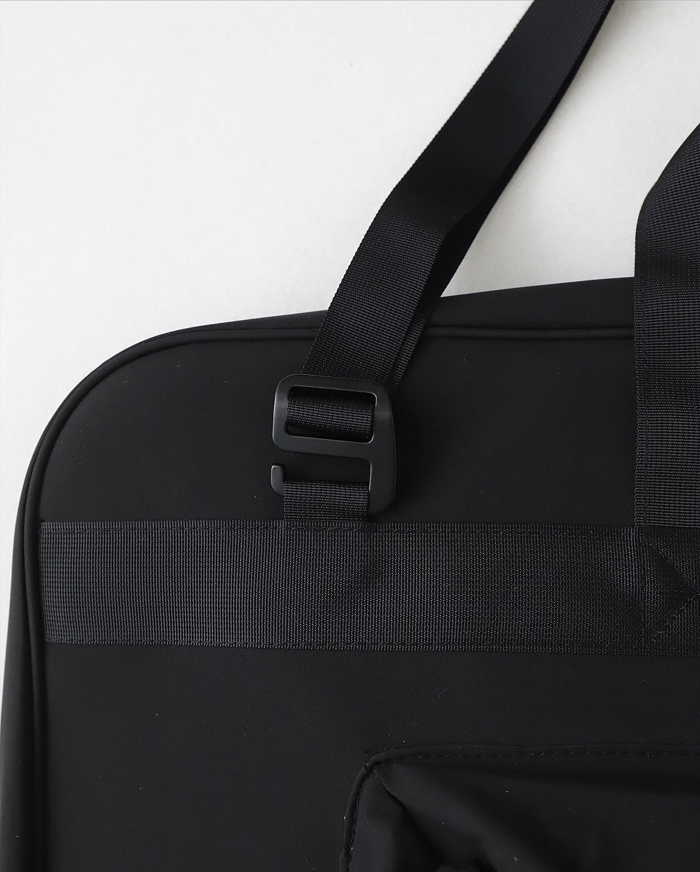 MULTI POCKET GARMENT BAG