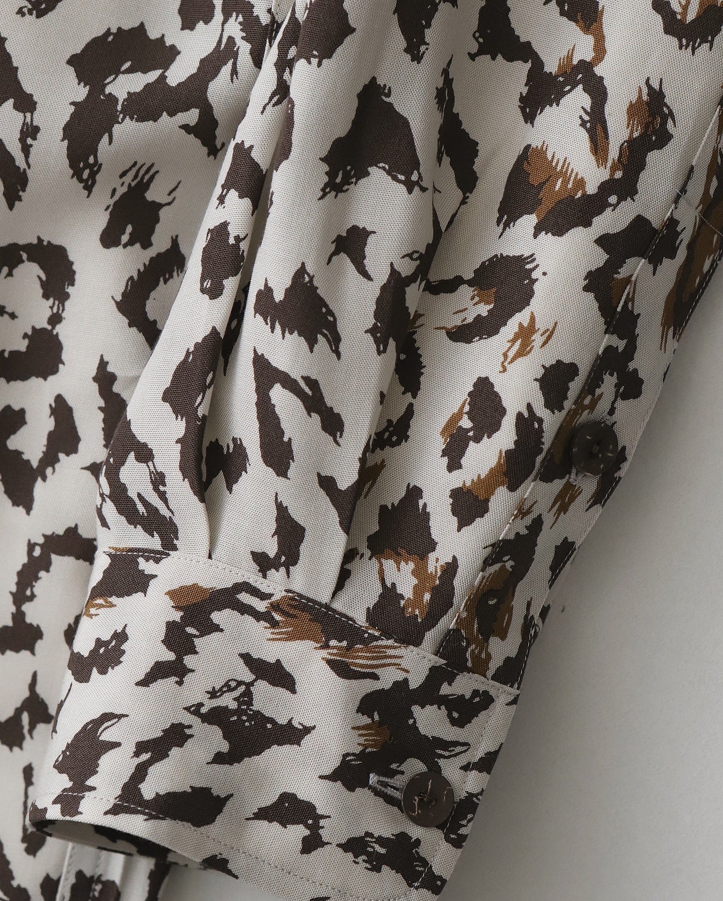 LEOPARD OPEN COLLAR SHIRT