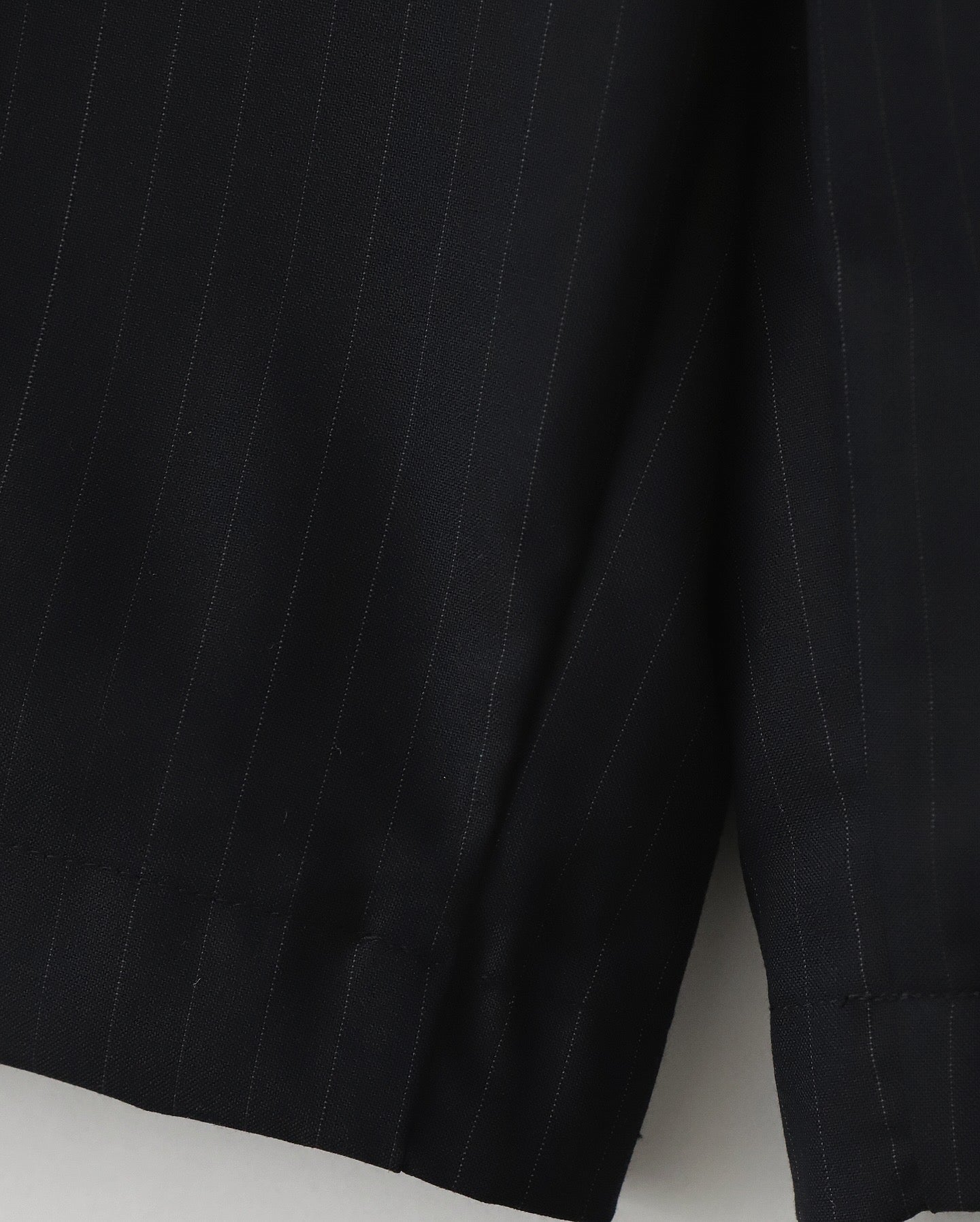 CIRCULAR SHORT PANTS BLACK STRIPE