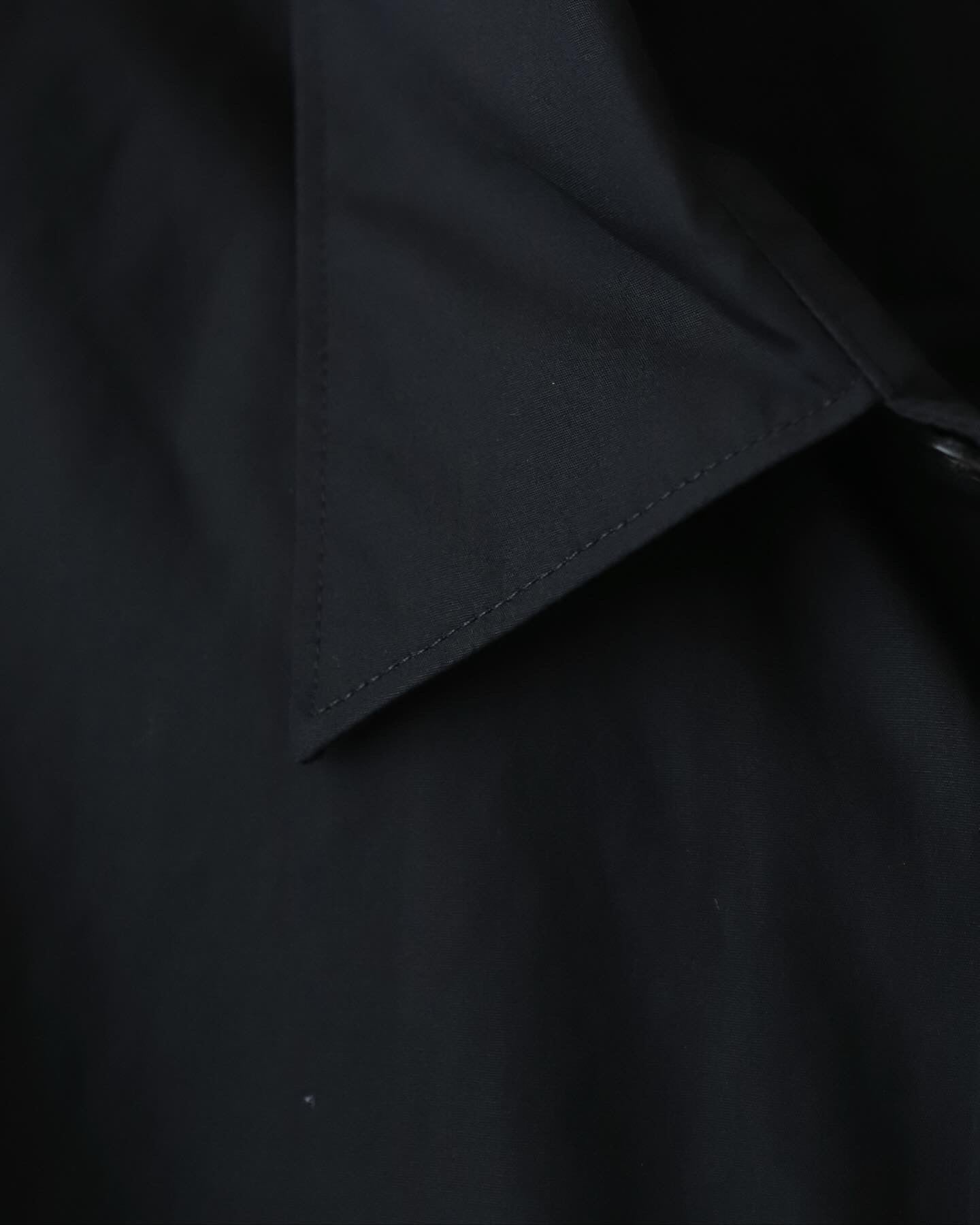 BROAD REGULAR COLLAR SHIRT