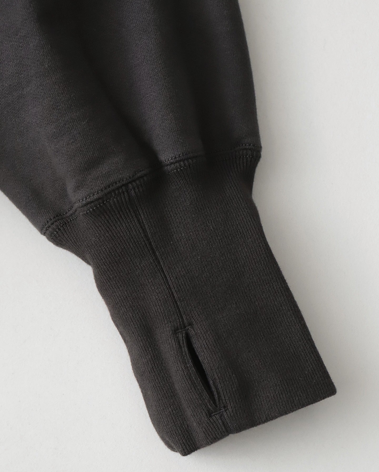 UNLIKELY SIMPLE SWEAT CREW "RESERVE"