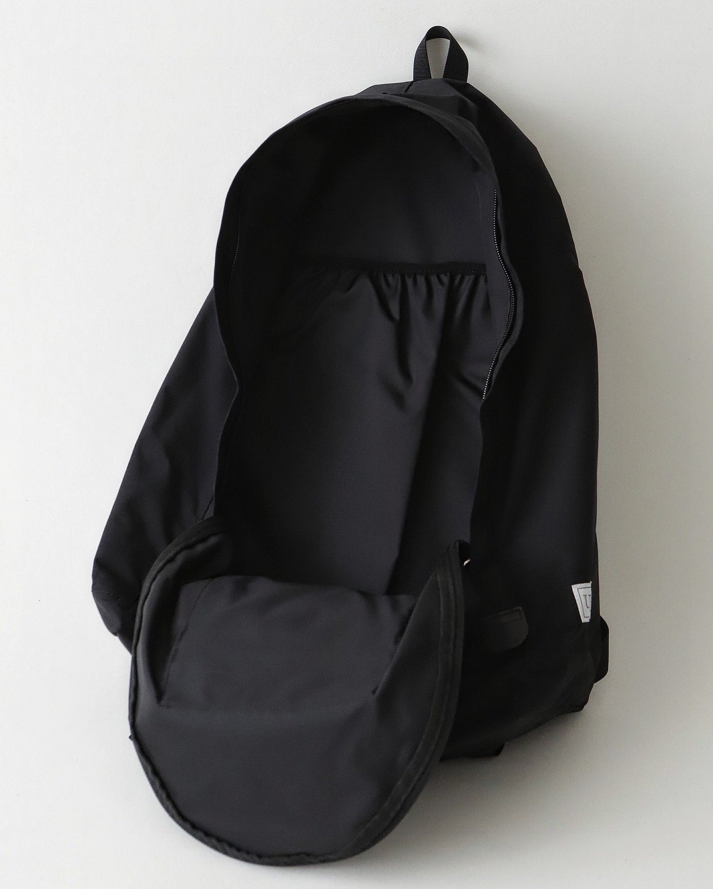 UNLIKELY ”EQUIPMENT” 2DAY BACK PACK