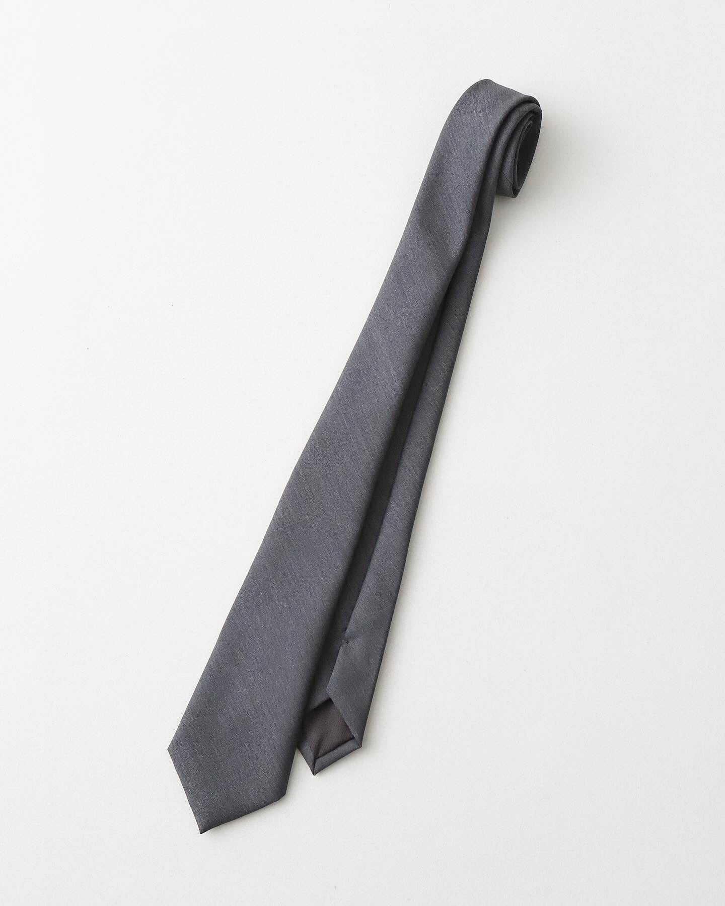 UNLIKELY TIE MOHAIR