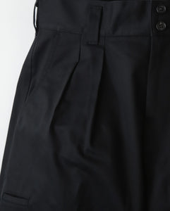 PLEATED BARREL LEG TROUSERS