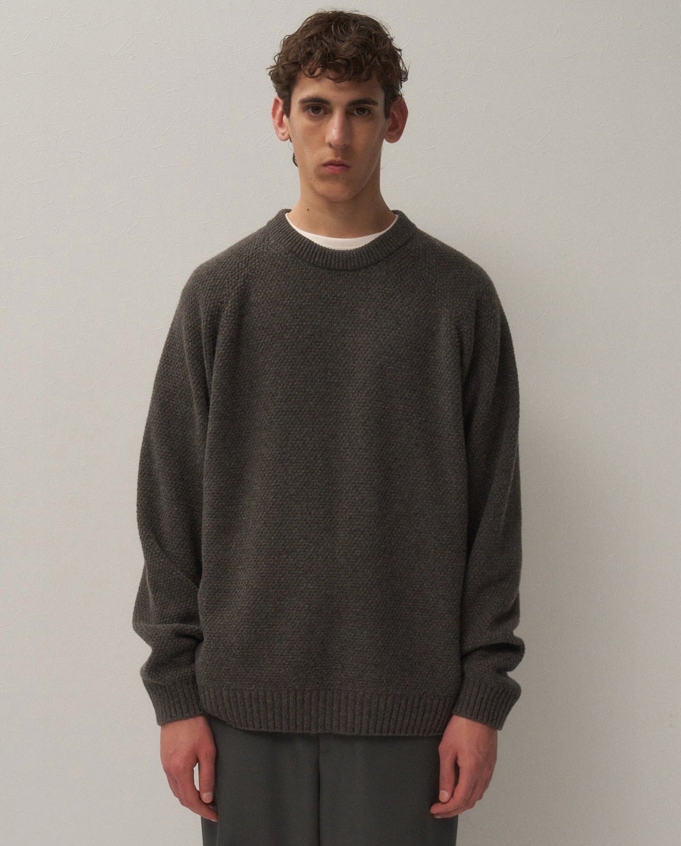 LAMBS WOOL CREWNECK SWEATER