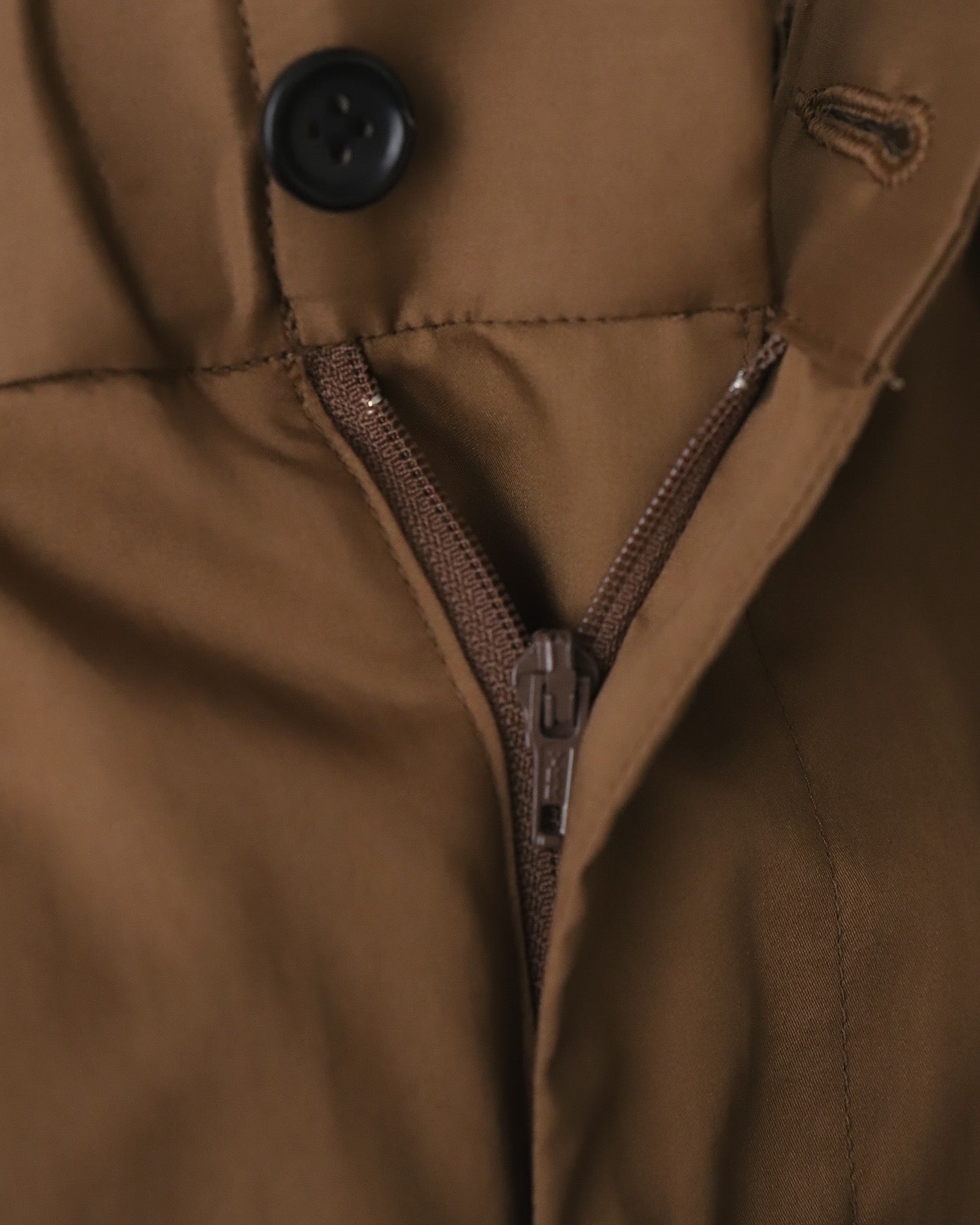 SILICON POPLIN TWO TUCK EASY PANTS