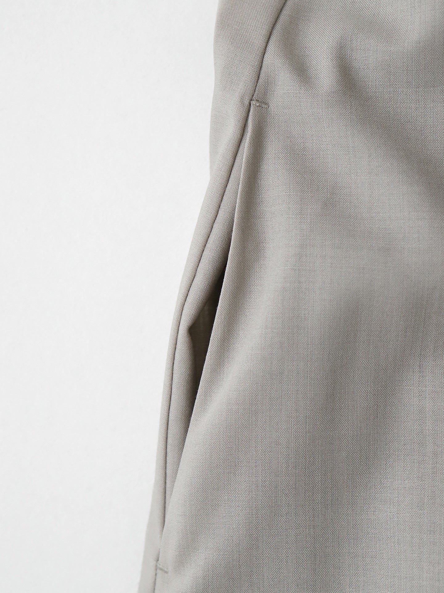 TECHNO WOOL TROPICAL SLIP DRESS（WOMEN）