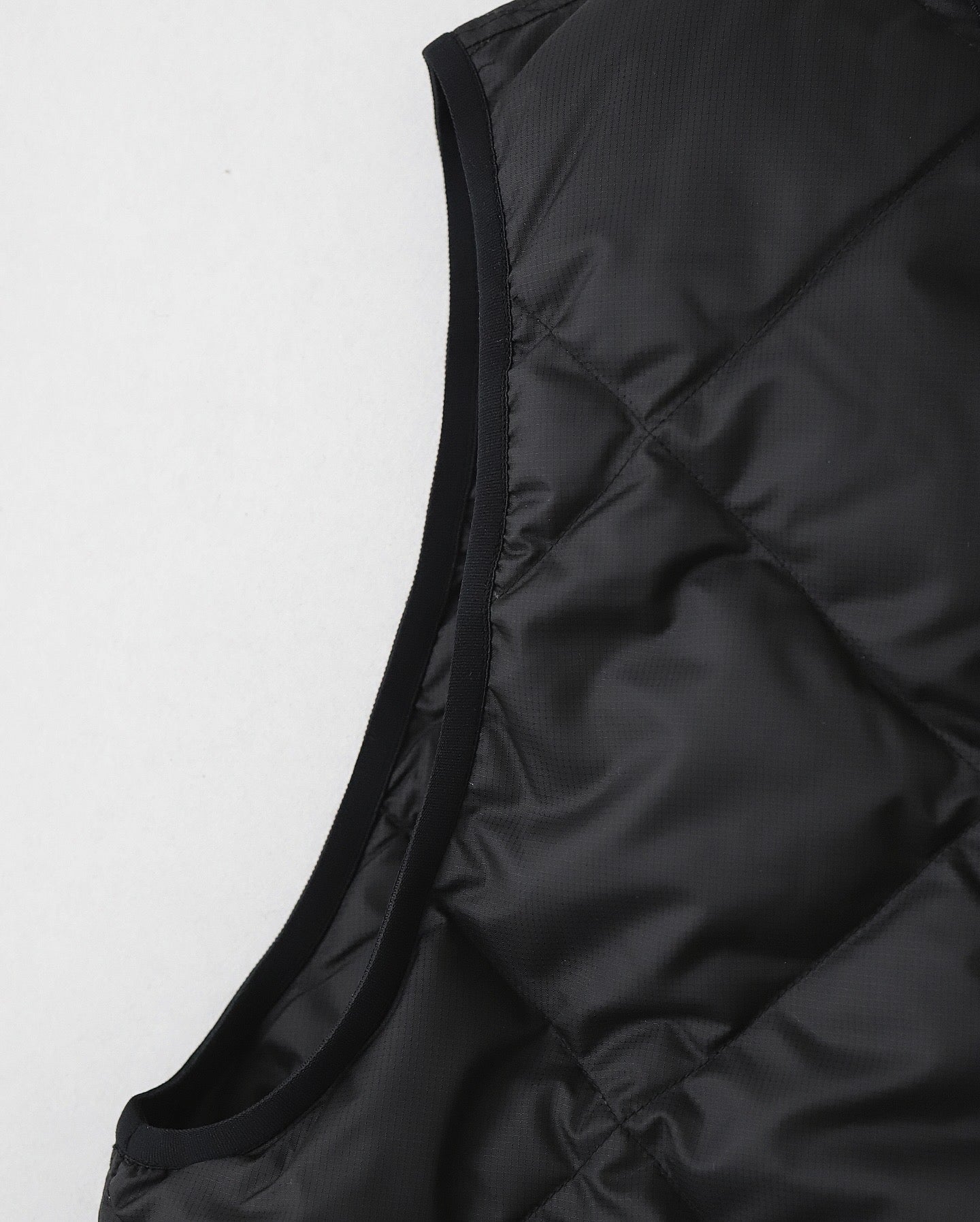 LINER DOWN VEST