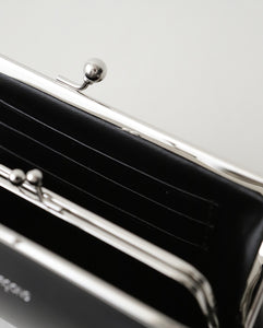 KISS CLASP MEDIUM