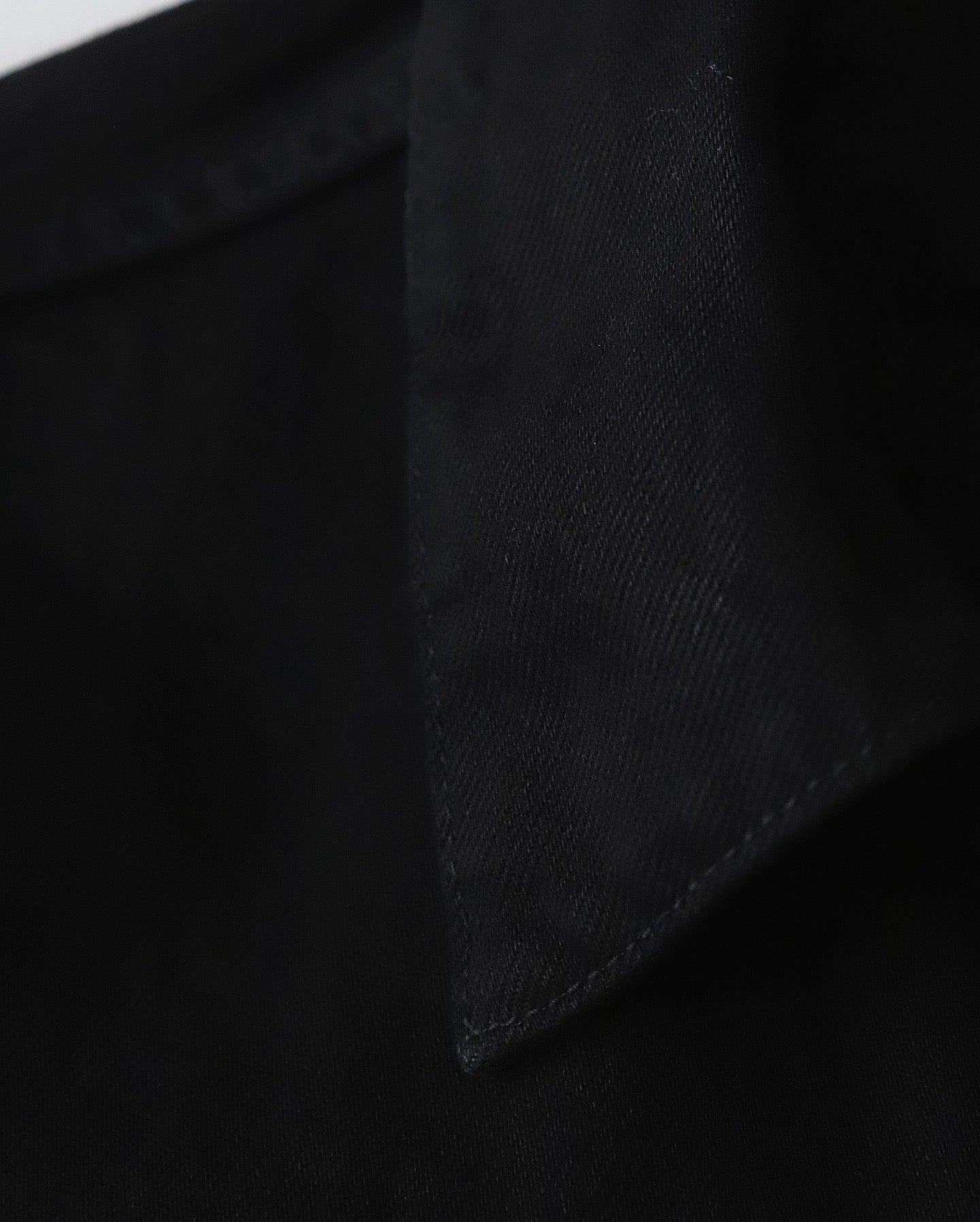 DENIM TRUCKER JACKET