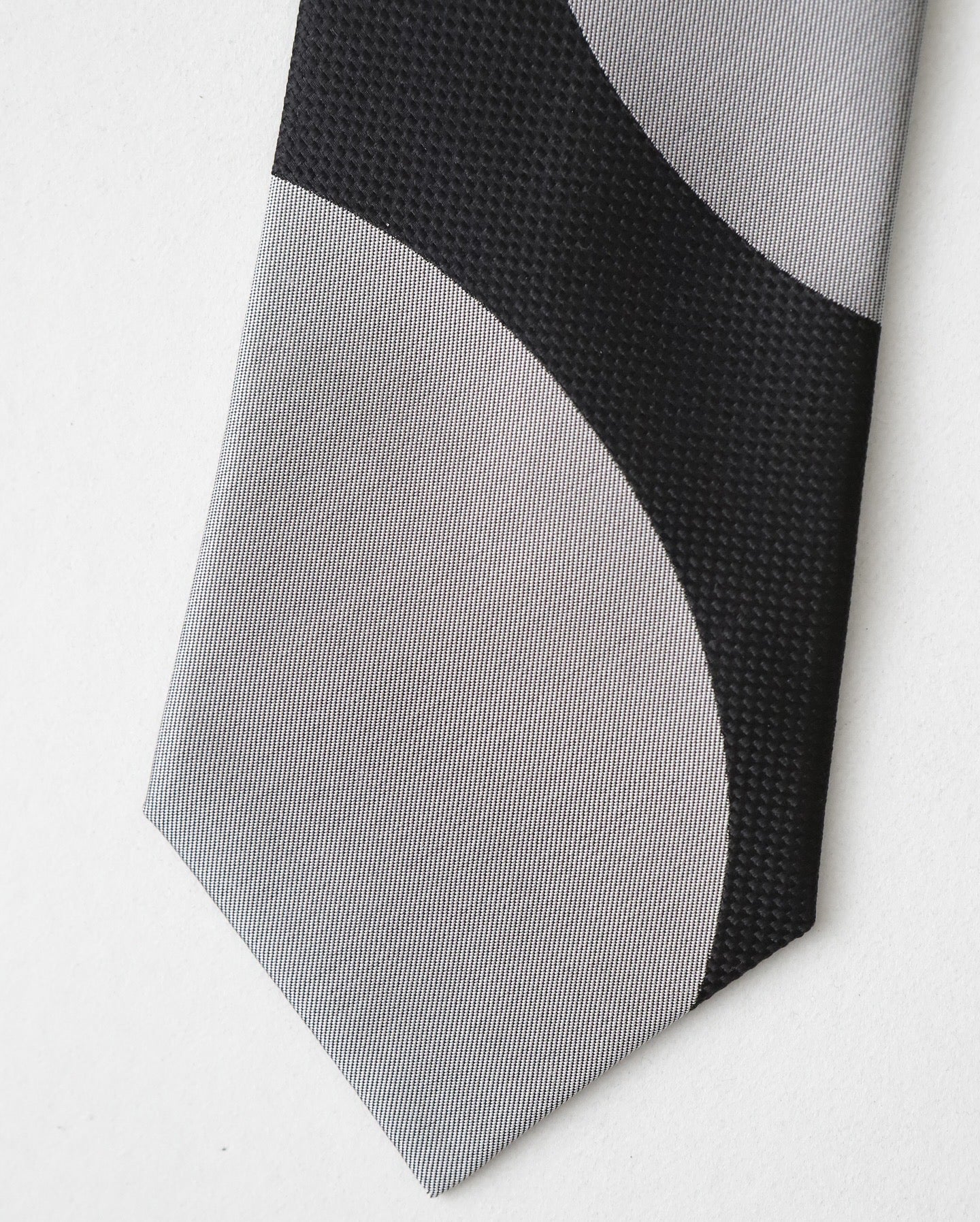 コムデギャルソンオムドゥ　ドット　ネクタイ COMME des GARCONS HOMME DEUX NECKTIE｜BIG DOTS – NCNR WEB STORE