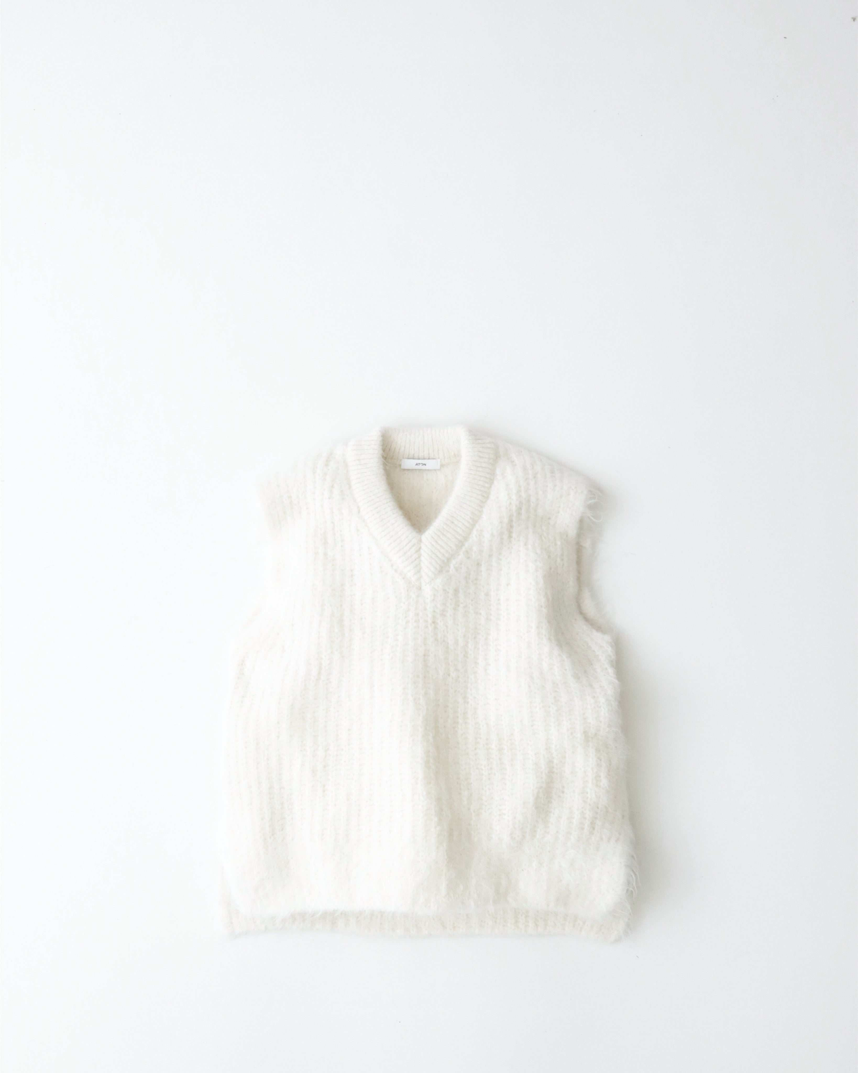 ALPACA FUR V-NECK VEST（WOMEN）