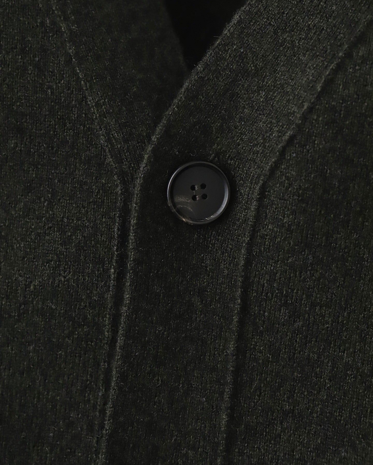 V-NECK CARDIGAN｜LAMS WOOL INTERLOCK KNITTED