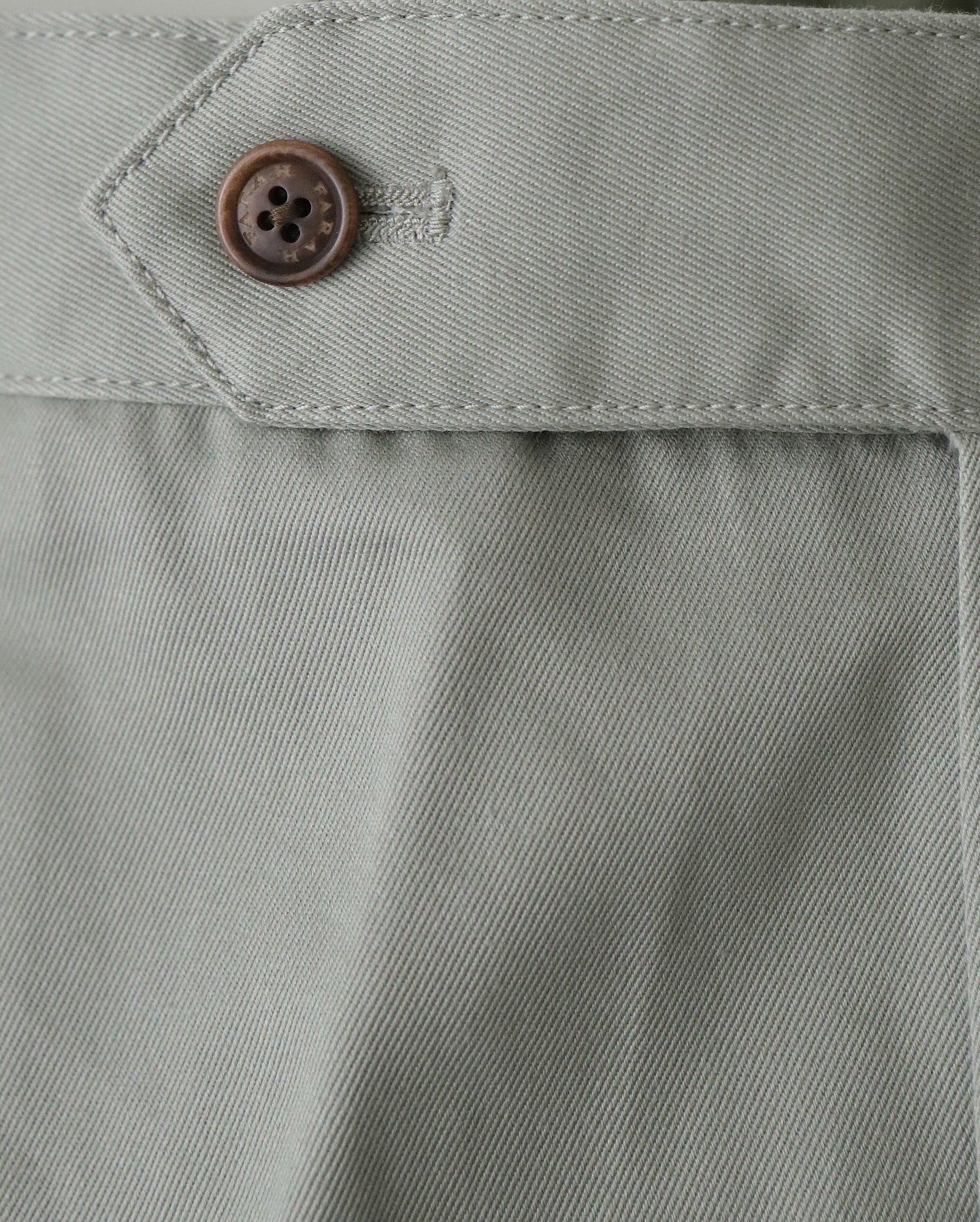 OUT TUCK WIDE TAPERED PANTS
