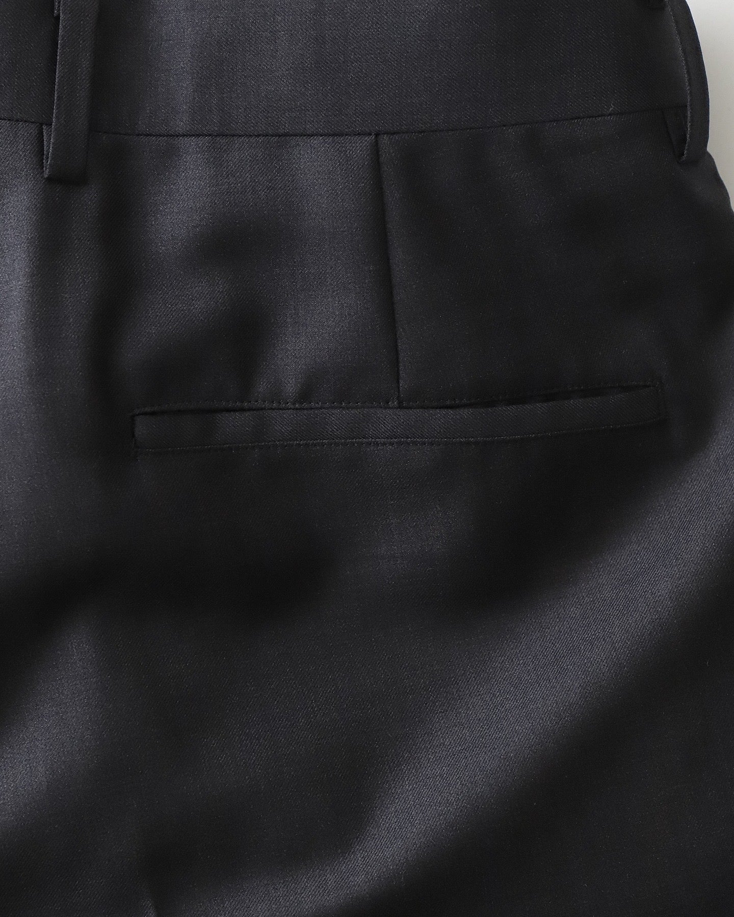 DOUBLE PLEATED SHORT TROUSERS / Ermenegildo Zegna