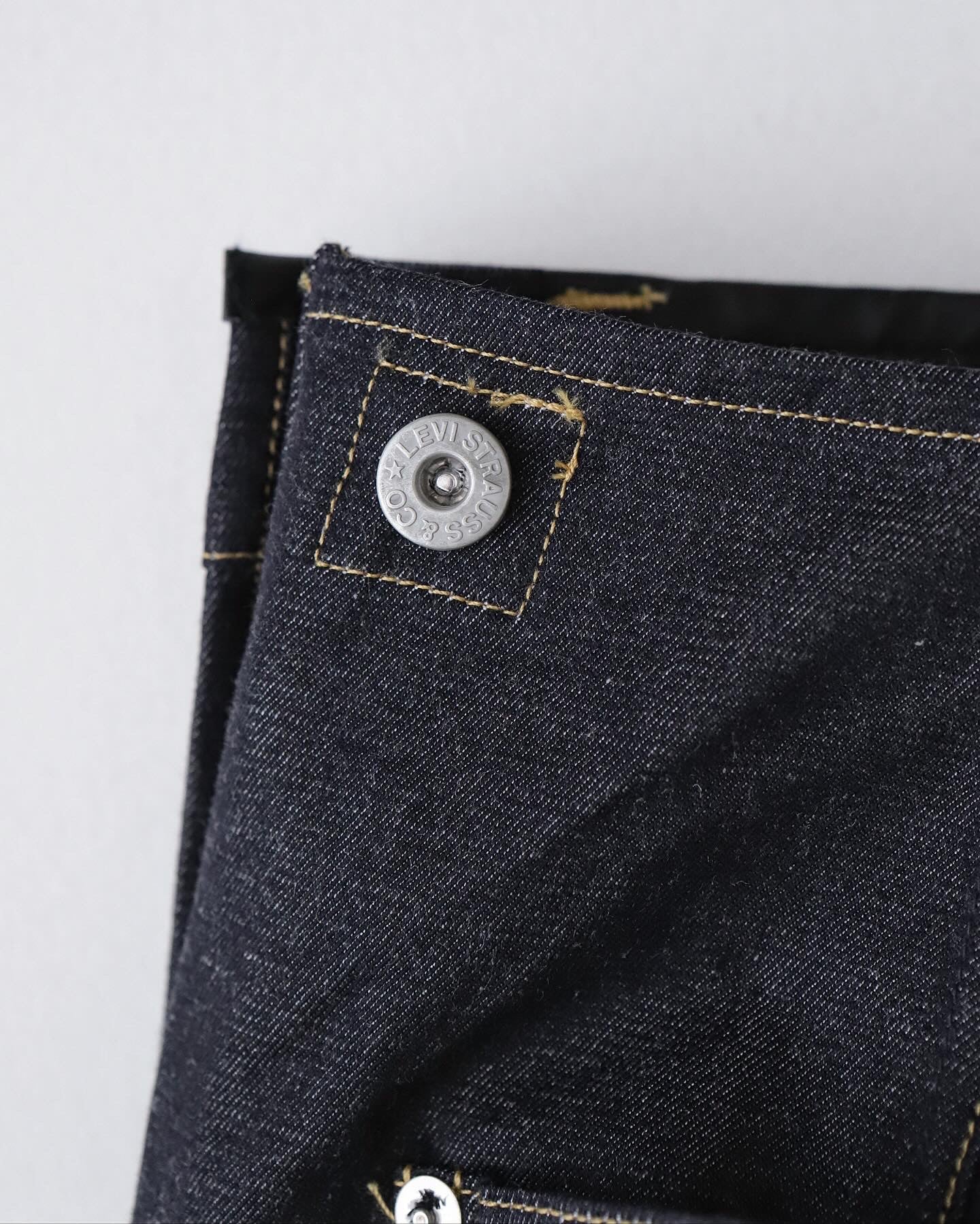 LEVI’S LOT20905 CUSTOMIZED DENIM PANTS