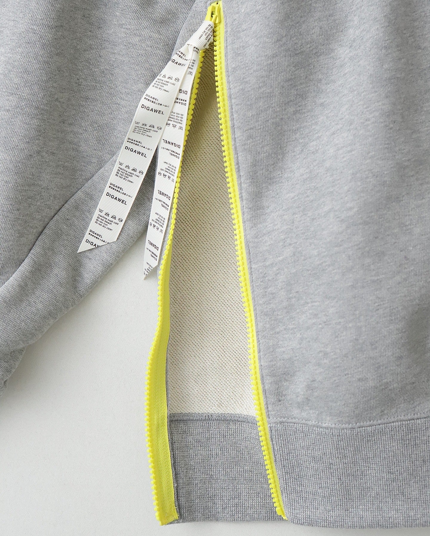 SIDE ZIP SWEATSHIRT