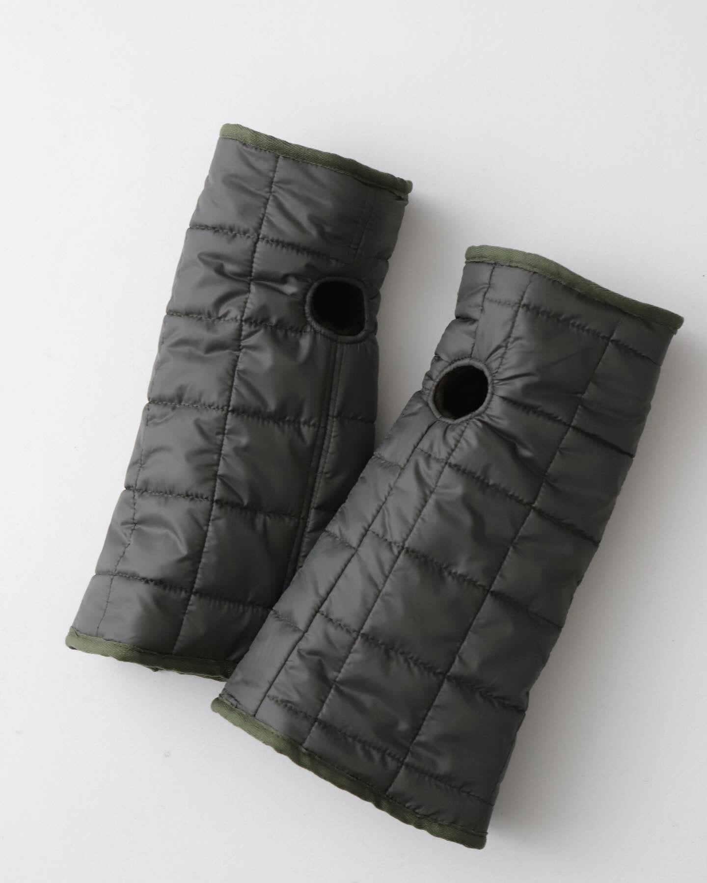 BOA QUILT HAND WARMER ARMY GREEN REVERSIBLE