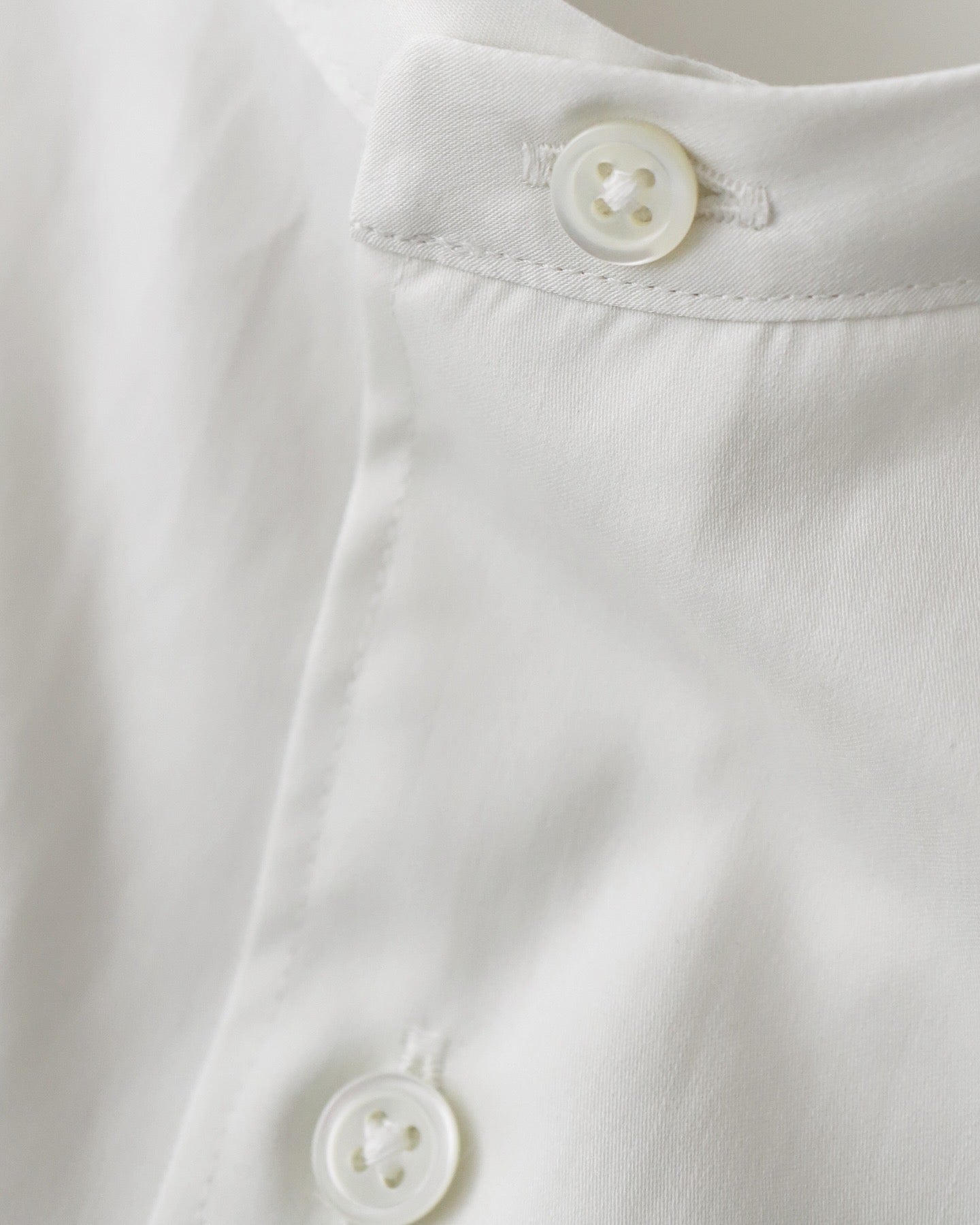 SILICON POPLIN OVERSIZED BAND COLLAR SHIRT