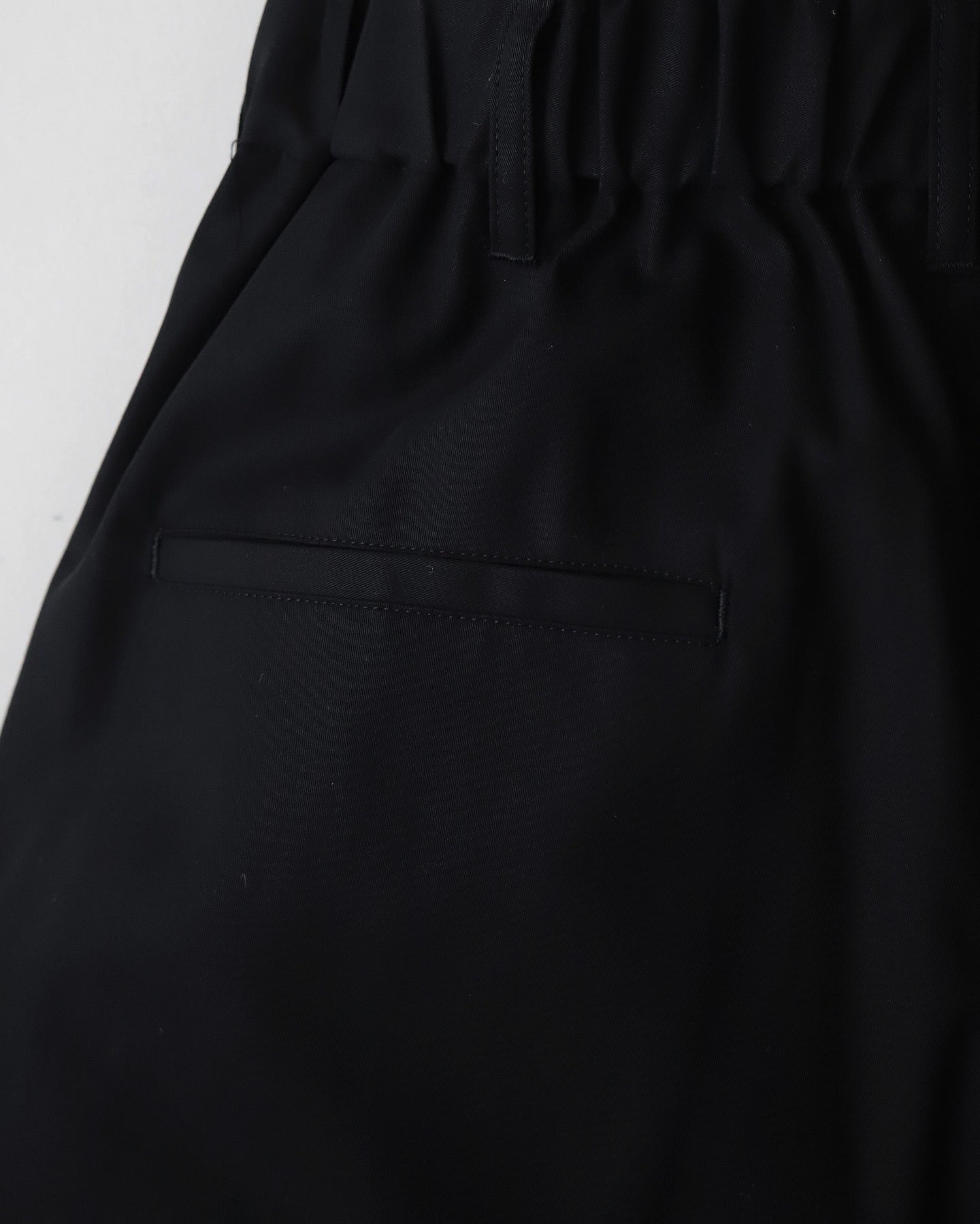 WOOLY COTTON TWILL TWO TUCK WIDE PANTS（WOMEN）