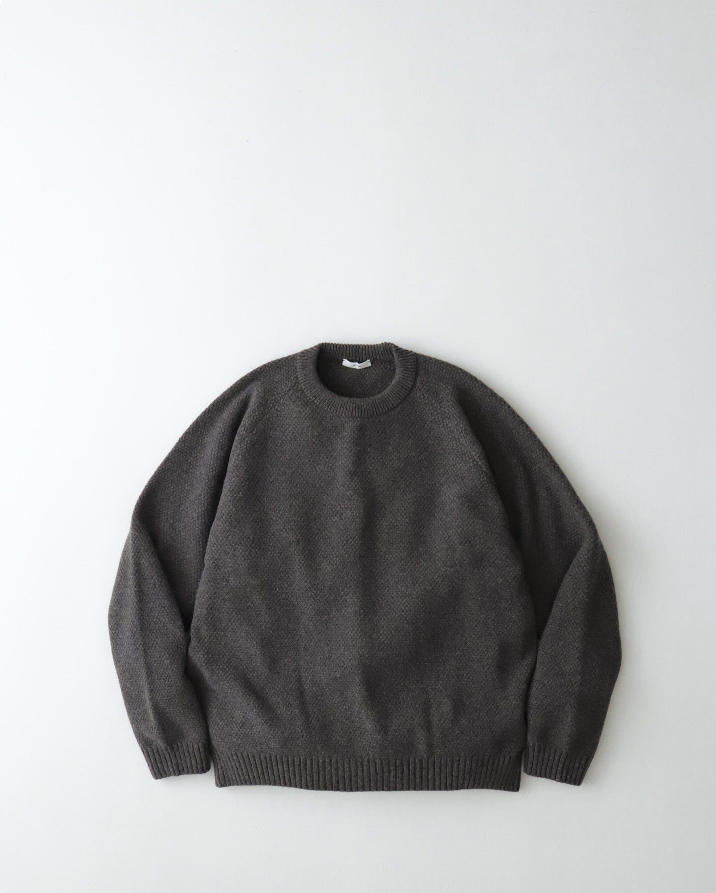 LAMBS WOOL CREWNECK SWEATER