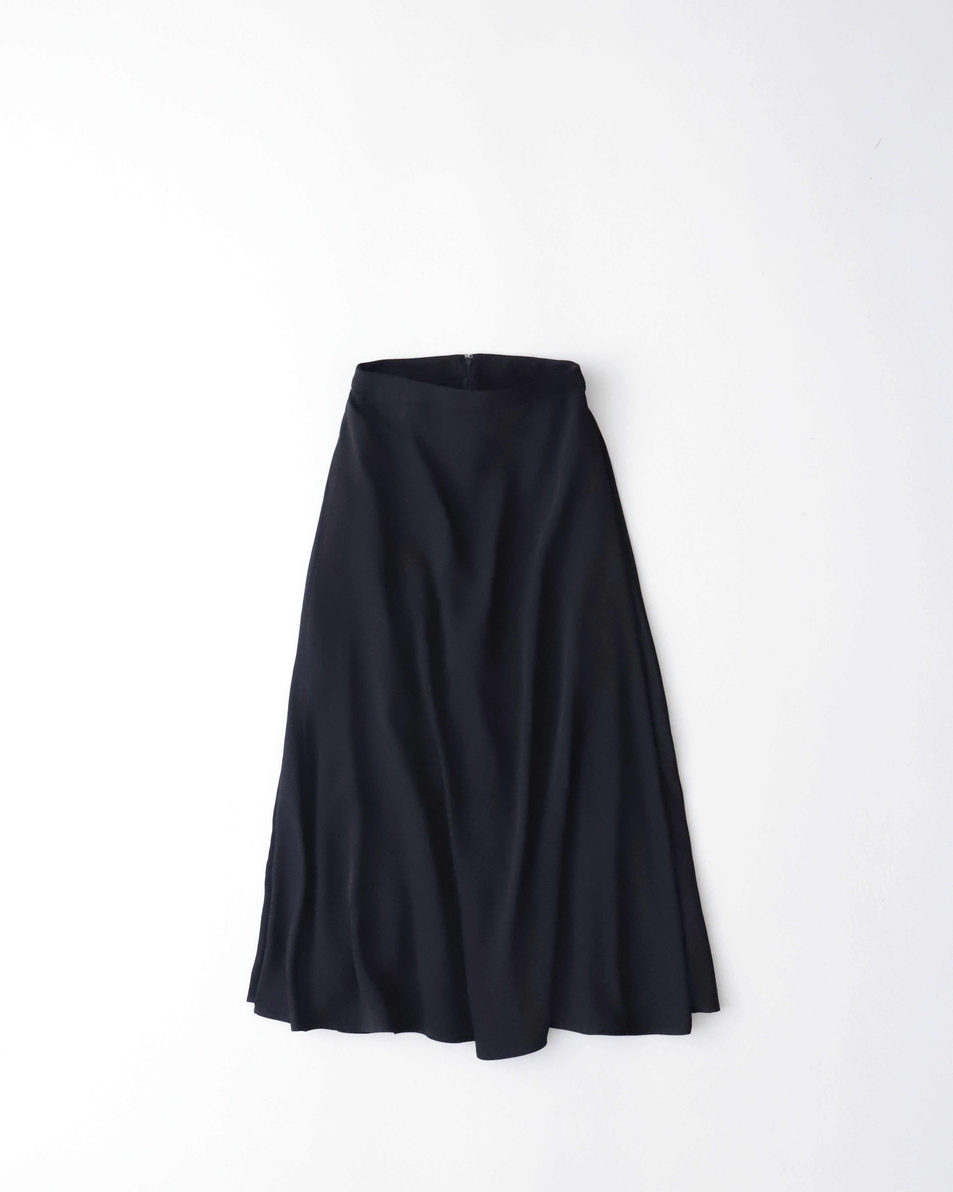 SATIN FLARE SKIRT（WOMEN）