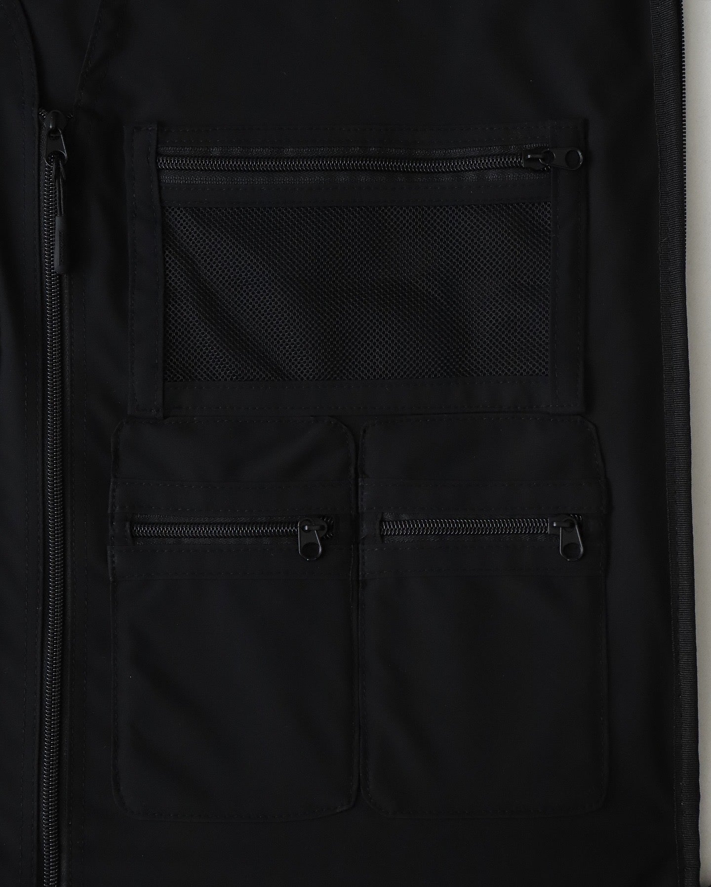 MULTI POCKET GARMENT BAG