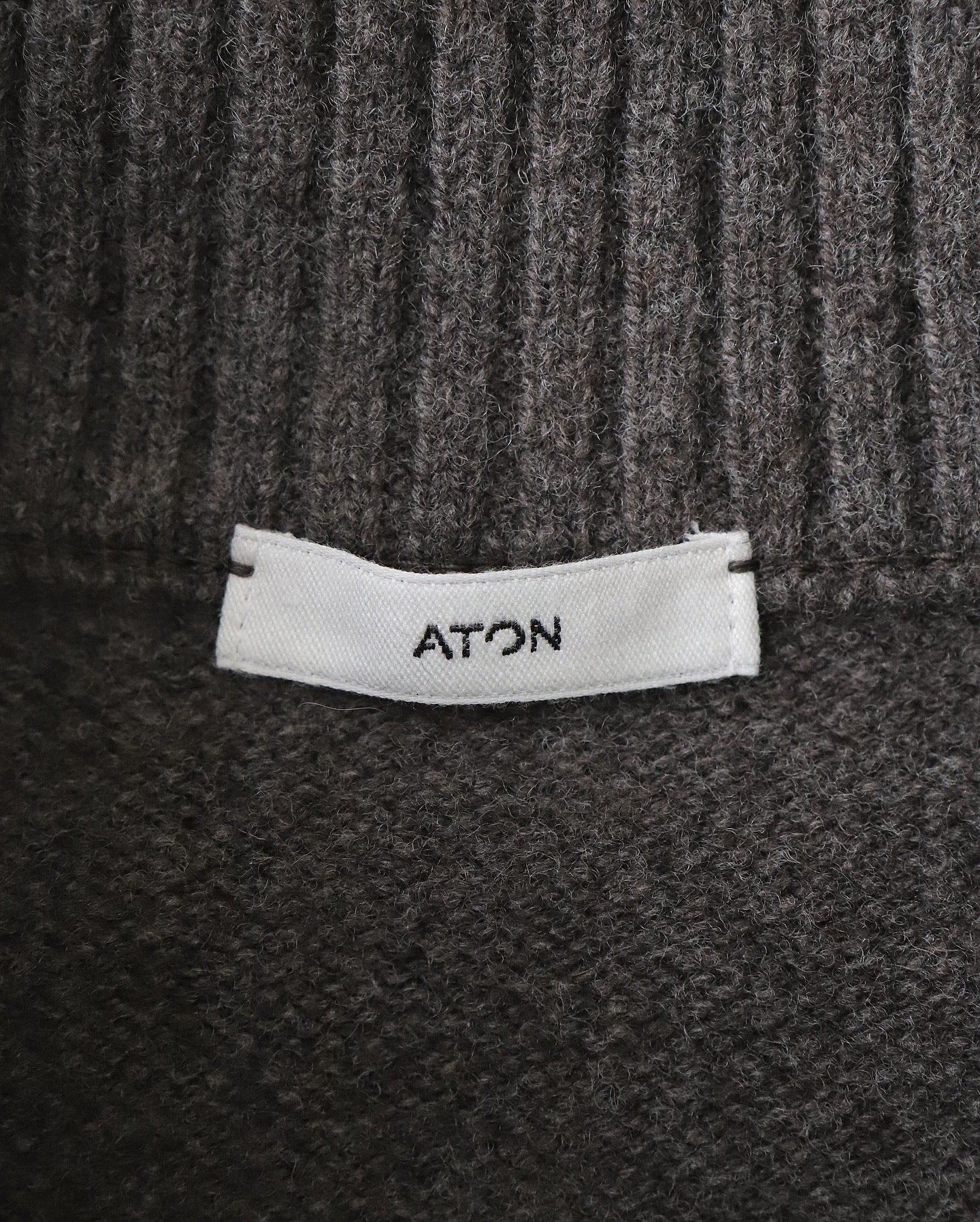 LAMBS WOOL HALF ZIP SWEATER