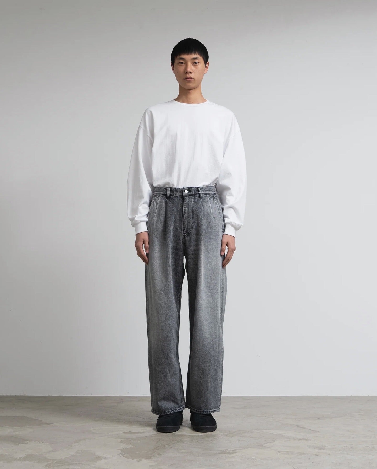 Graphpaper SELVAGE DENIM TWO TUCK PANTS – NCNR ONLINE STORE