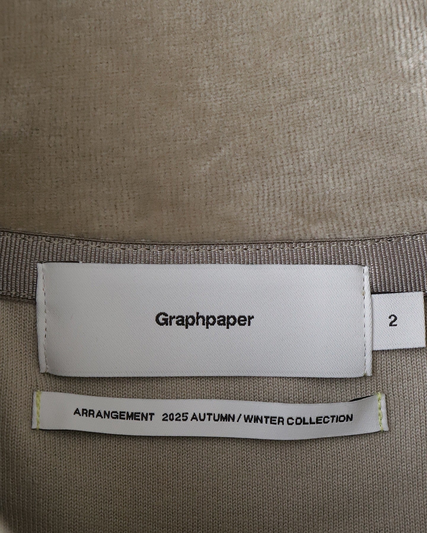COMPACT VELOUR MOCK NECK