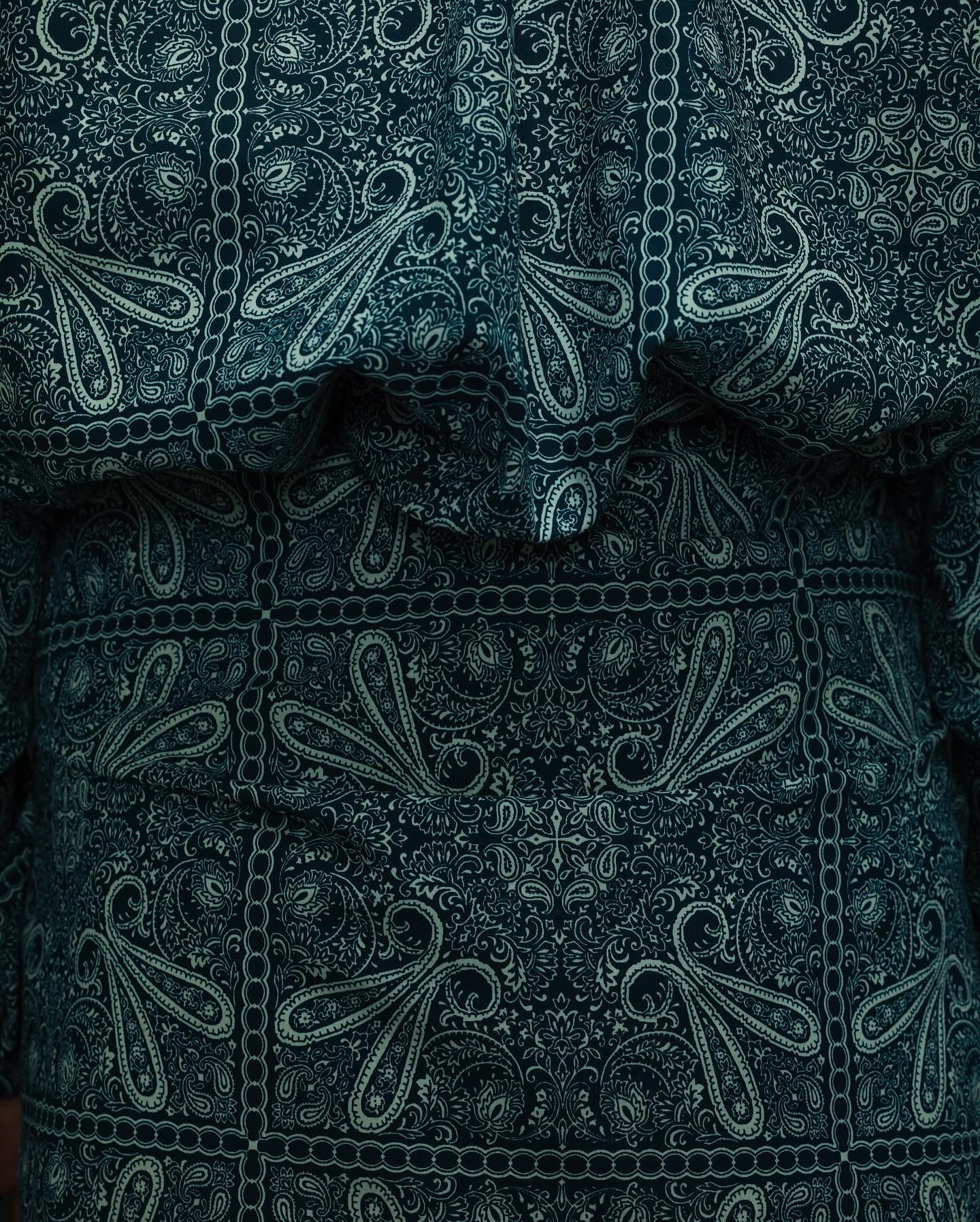 W's TECH BUTTON DOWN SHIRTS L/S PAISLEY