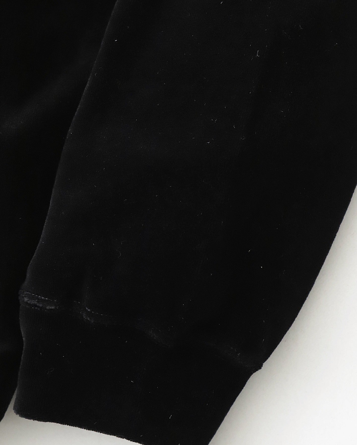 COMPACT VELOUR MOCK NECK